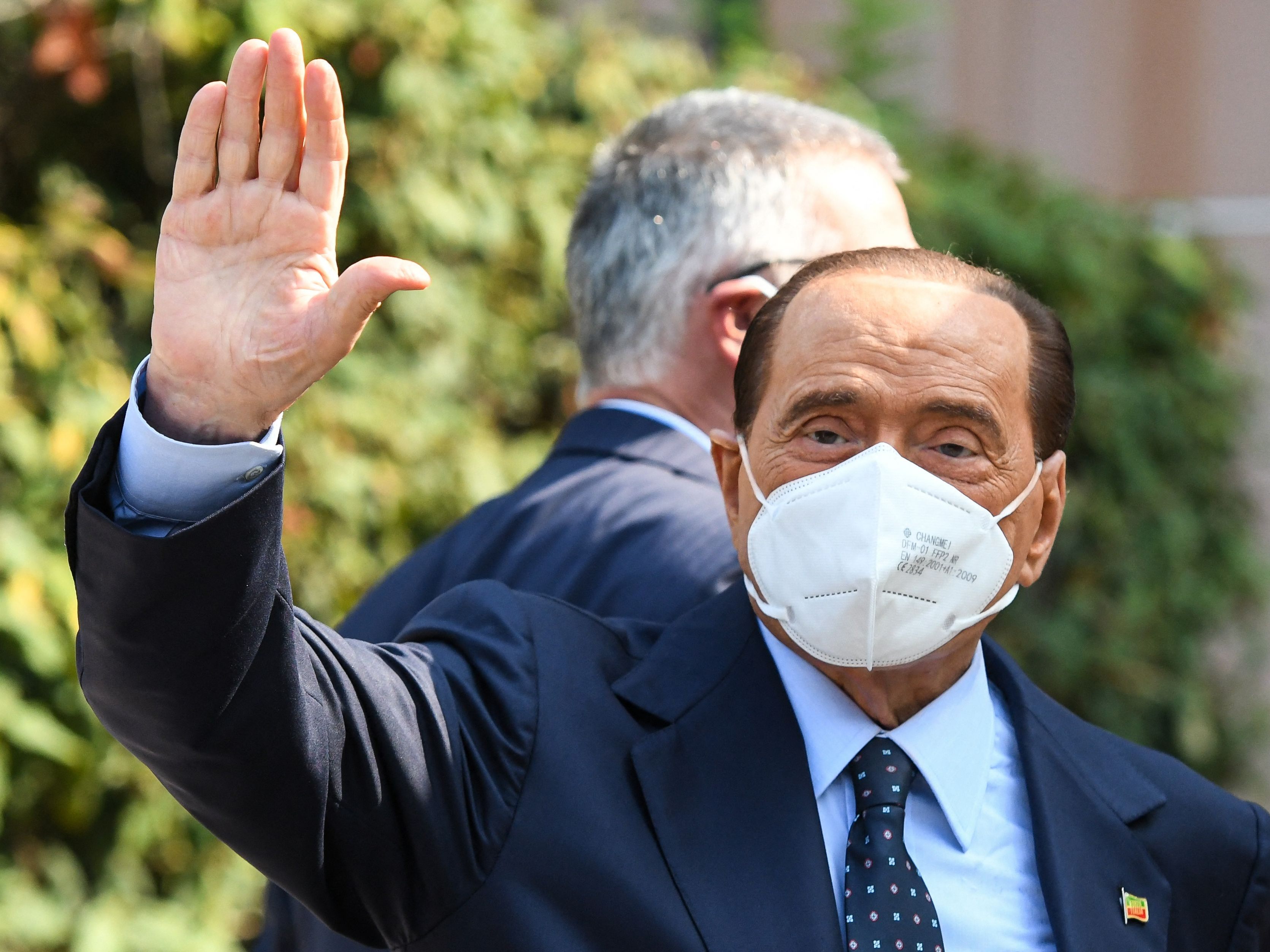 Berlusconi leidet noch an Folgen seiner Covid-19-Erkrankung. Berlusconi leidet noch an Folgen seiner Covid-19-Erkrankung.