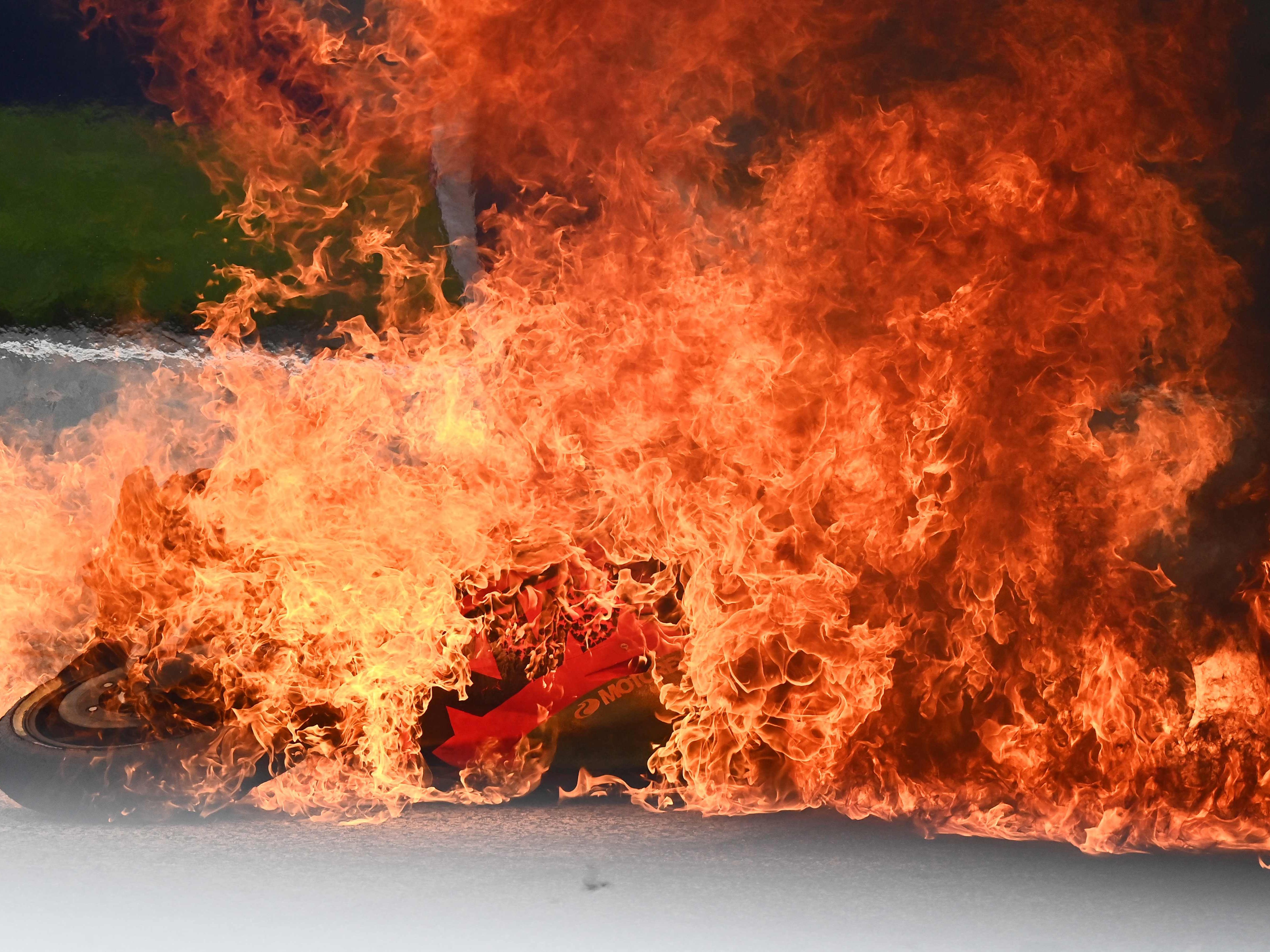 Flammen beim MotoGP-Rennen am Red Bull Ring.