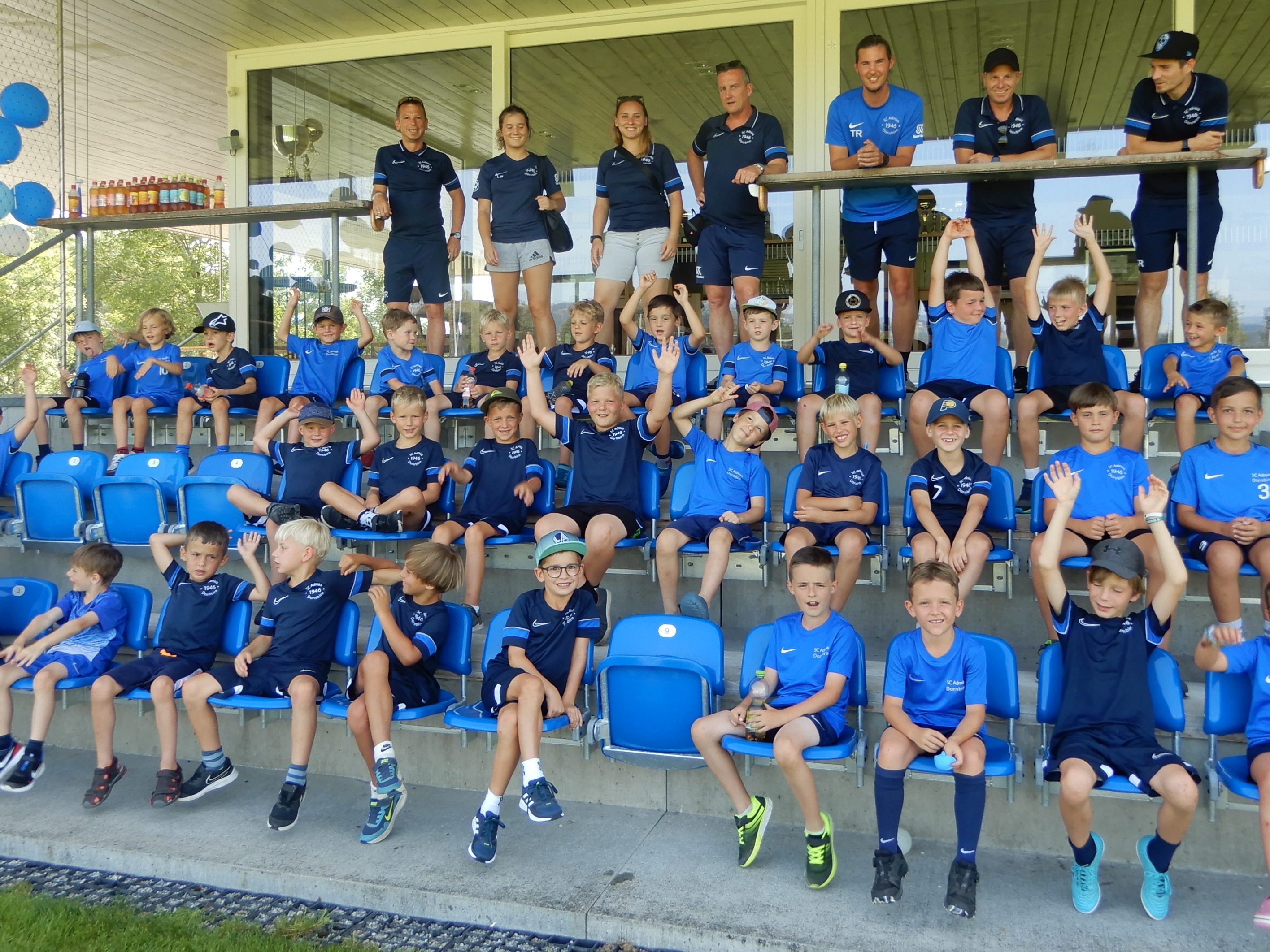 Kinder und Trainer hatten eine Menge Spaß beim dreitägigen Camp auf der Sportanlage im Rohrbach. Kinder und Trainer hatten eine Menge Spaß beim dreitägigen Camp auf der Sportanlage im Rohrbach.
