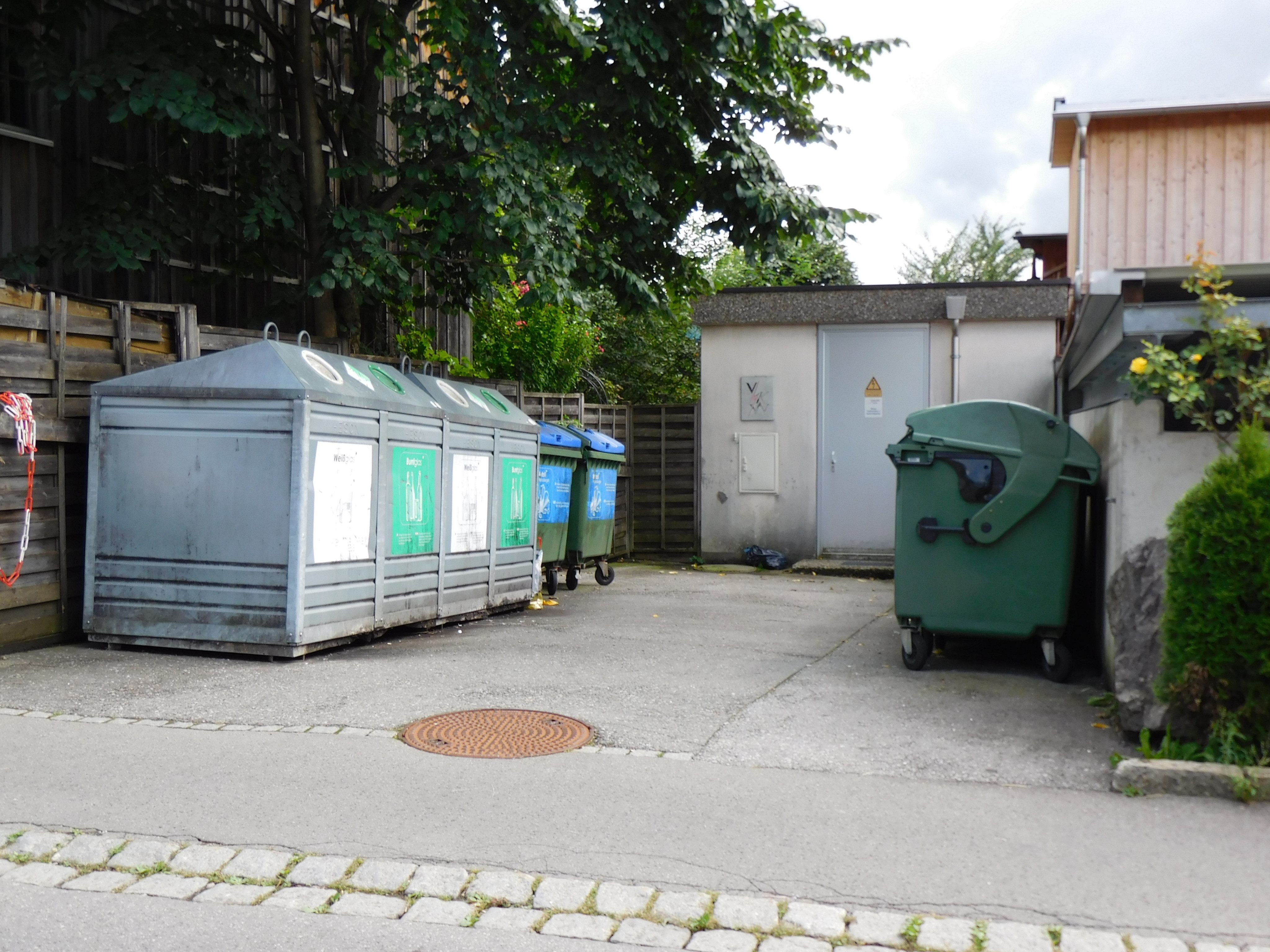 Die Papiercontainer bei den Altstoff-Sammelstellen in Klaus werden Ende Oktober entfernt Die Papiercontainer bei den Altstoff-Sammelstellen in Klaus werden Ende Oktober entfernt