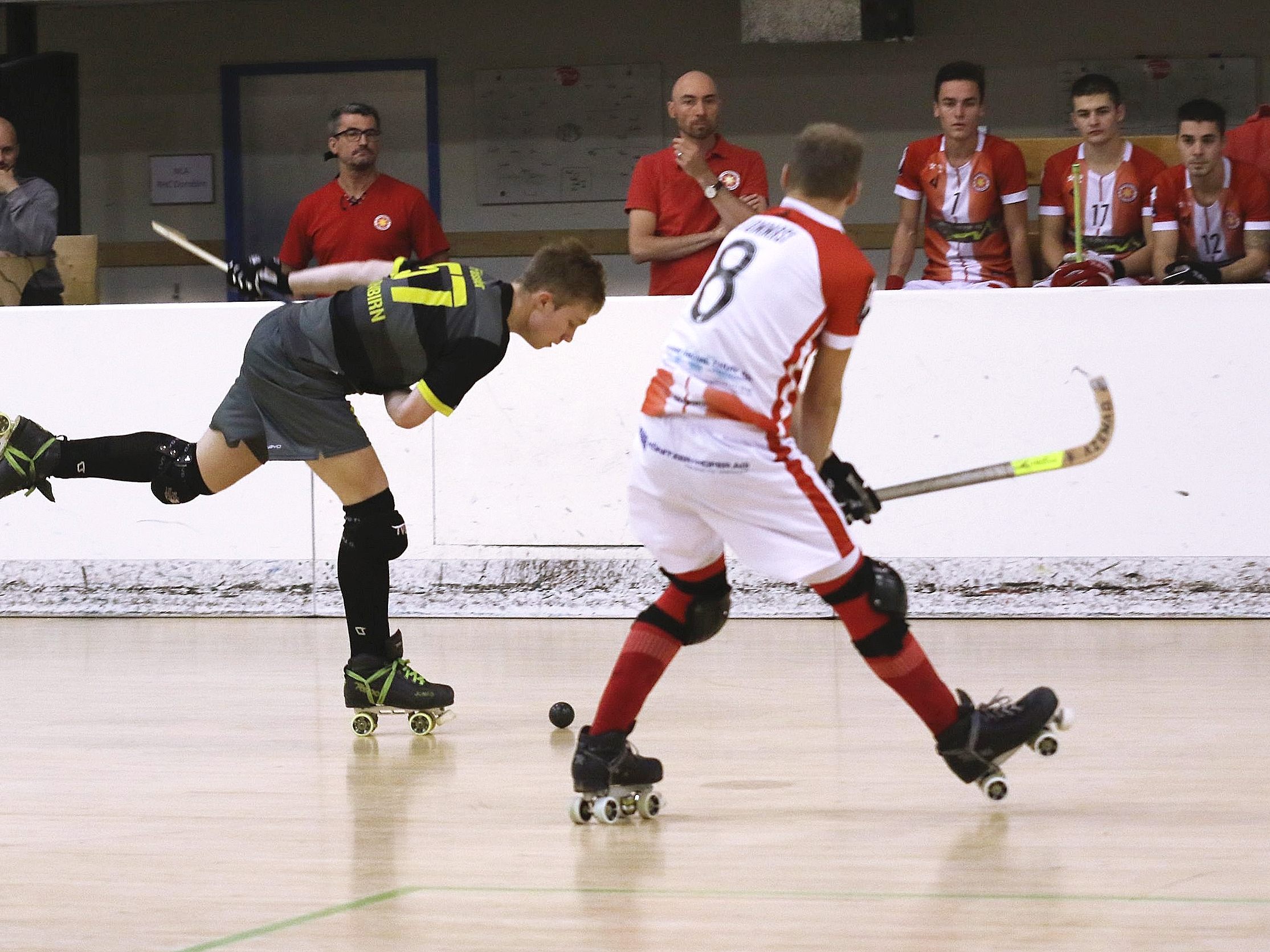 Der erste Test verlief nicht ganz nach Plan der Dornbirner, am Ende belegte der RHC Dornbirn den letzten Rang beim Turnier. Der erste Test verlief nicht ganz nach Plan der Dornbirner, am Ende belegte der RHC Dornbirn den letzten Rang beim Turnier.