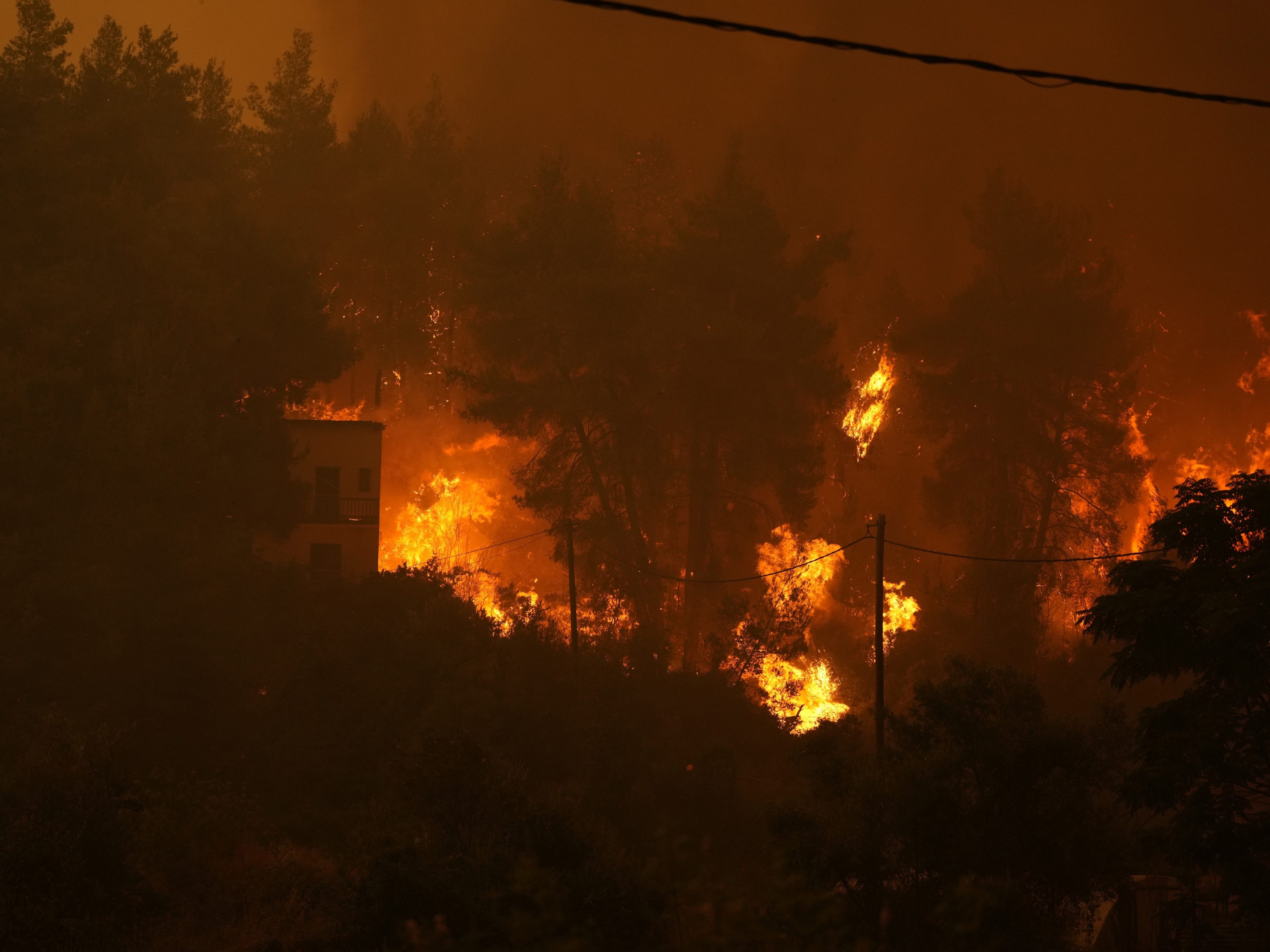 Für Feuerwehrleute aus Österreich geht es am heutigen Montag nach Griechenland.