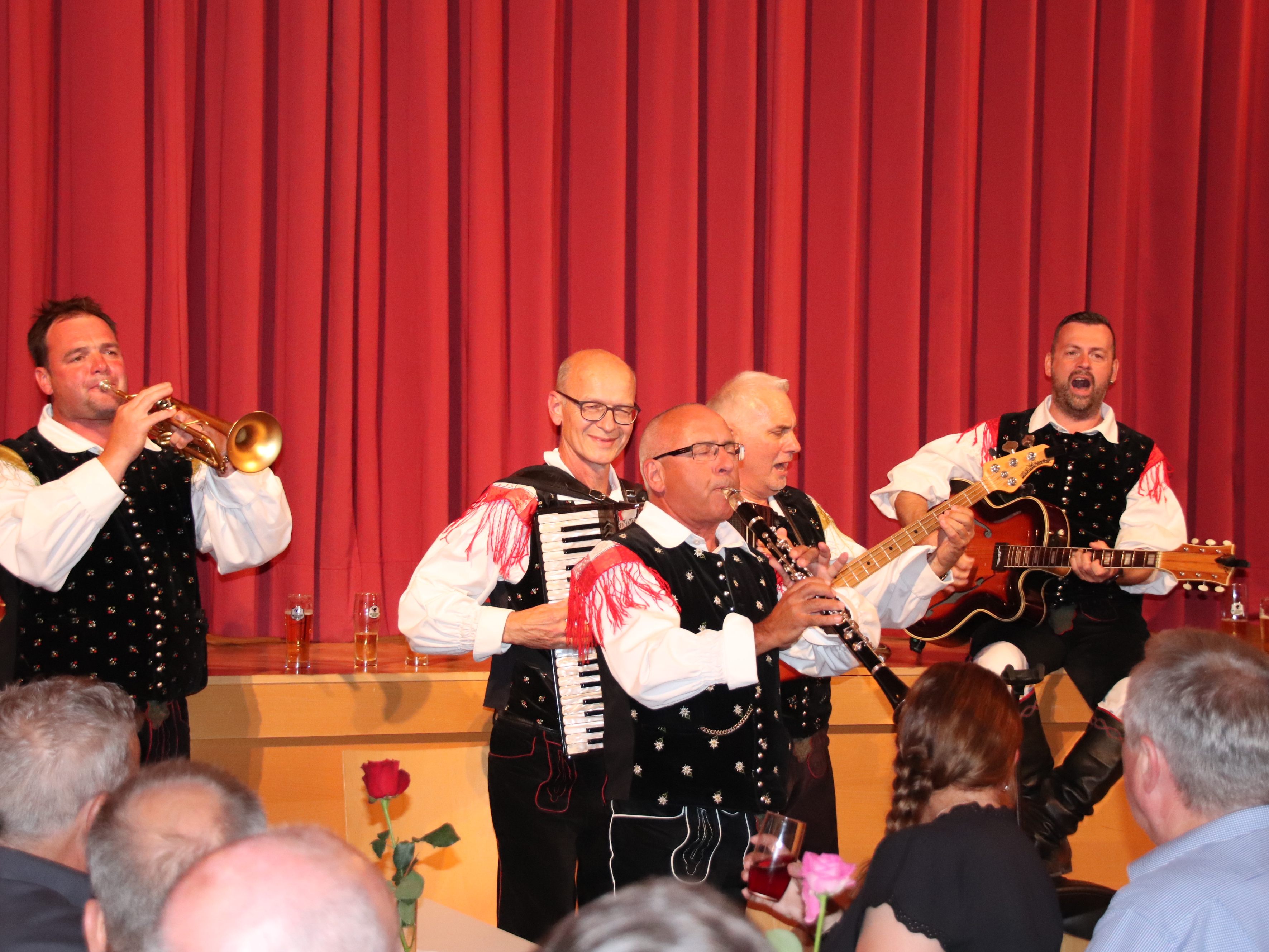 Das Ensemble „Krainer Bluat“ sorgte für viel Stimmung im Saal.