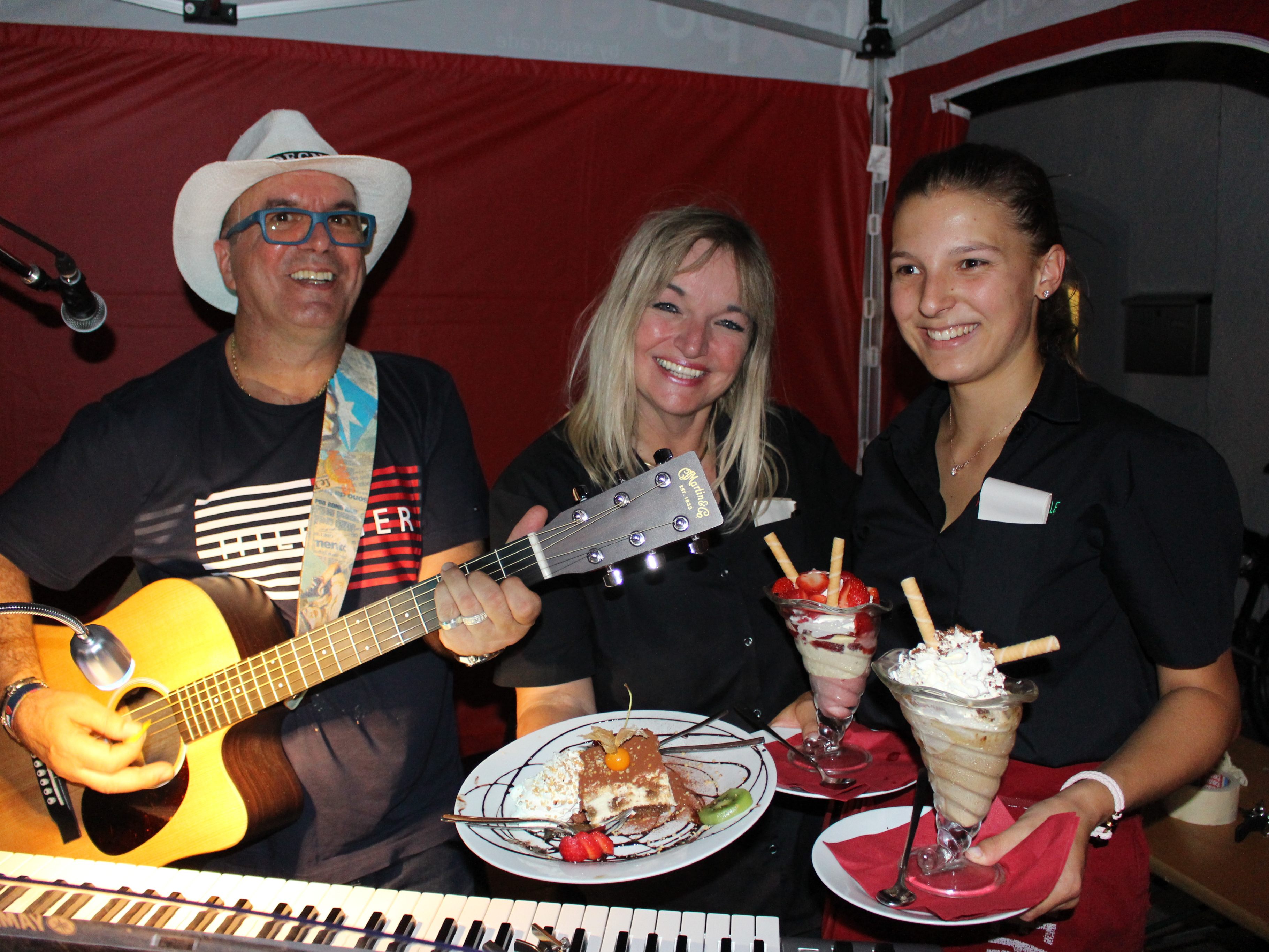 Mit dabei bei der „11. Lochauer Nacht der Musik“ auch die Pizzeria Ristorante Bäumle: Hier sorgt „Salvatore Figoni“ für den mediterranen Flair, Wirtin Michaela Brunnmayr und ihr Team für das Kulinarium.