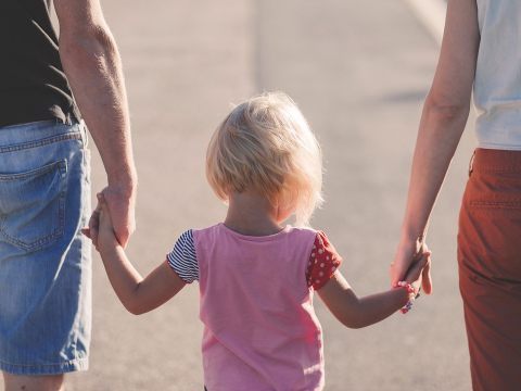 Auch Arbeiterkammer kritisiert Verzögerungen bei der Auszahlung der Familienbeihilfe.