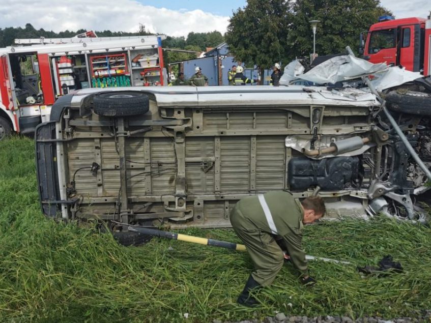 Für den Autolenker kam jede Hilfe zu spät. Für den Autolenker kam jede Hilfe zu spät.