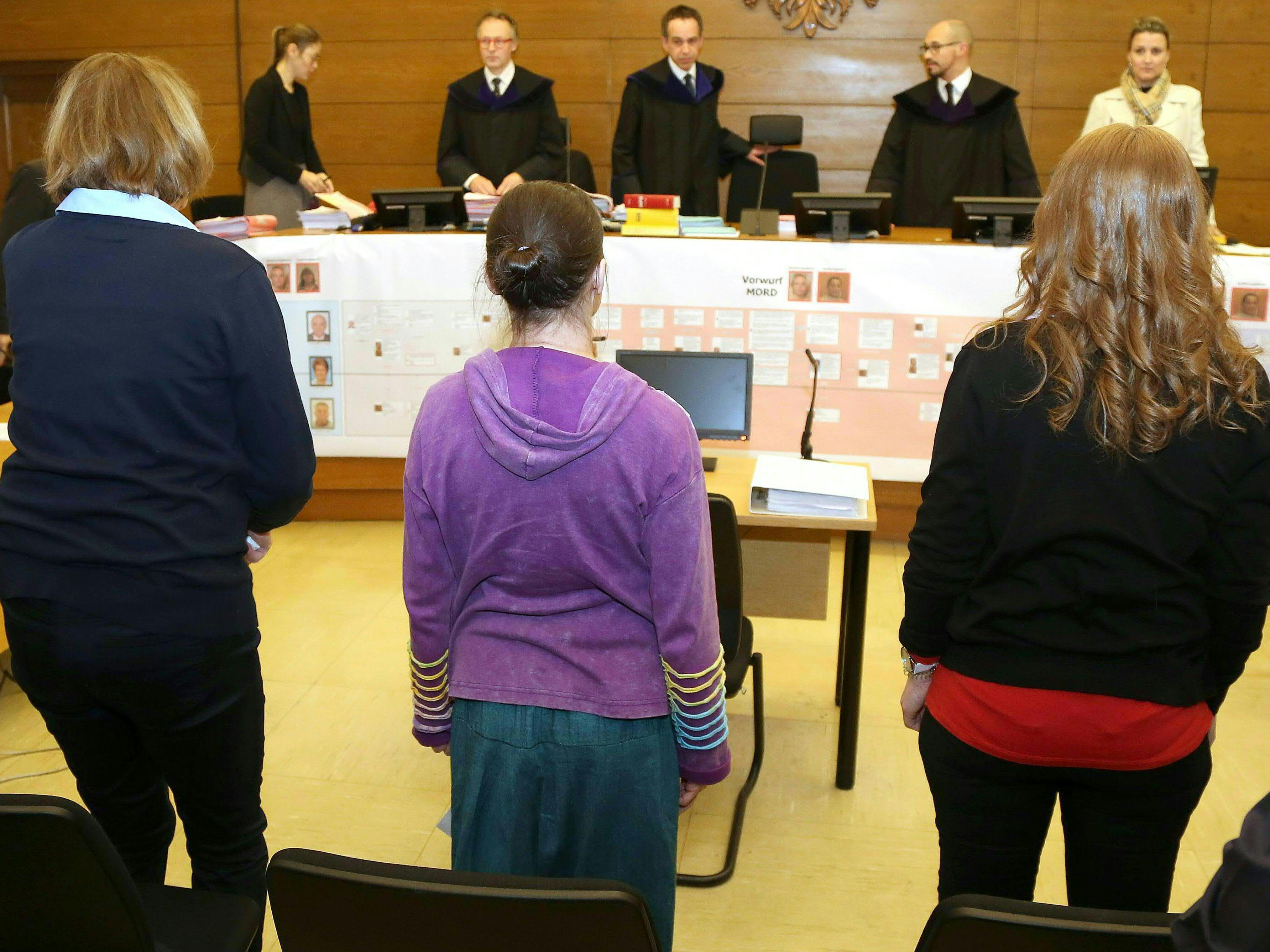 Zwei Frauen belasteten die Hauptangeklagte schwer. Zwei Frauen belasteten die Hauptangeklagte schwer.