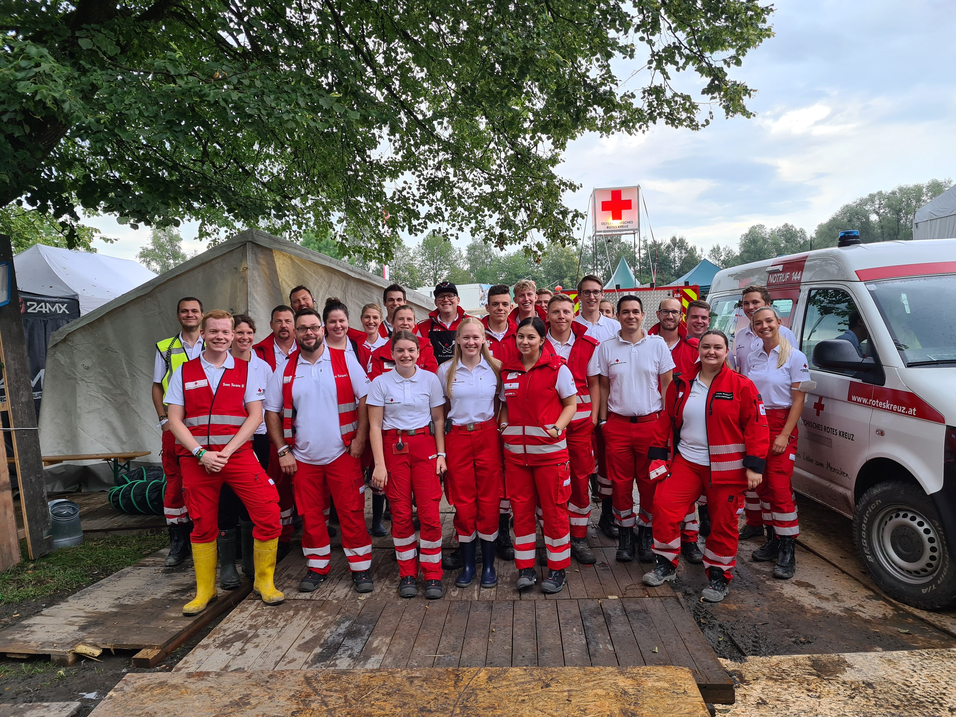 Die Sanitäter der Rotkreuzabteilung Lustenau kümmerten sich beim Szene-Open Air um kleine und große Verletzungen Die Sanitäter der Rotkreuzabteilung Lustenau kümmerten sich beim Szene-Open Air um kleine und große Verletzungen