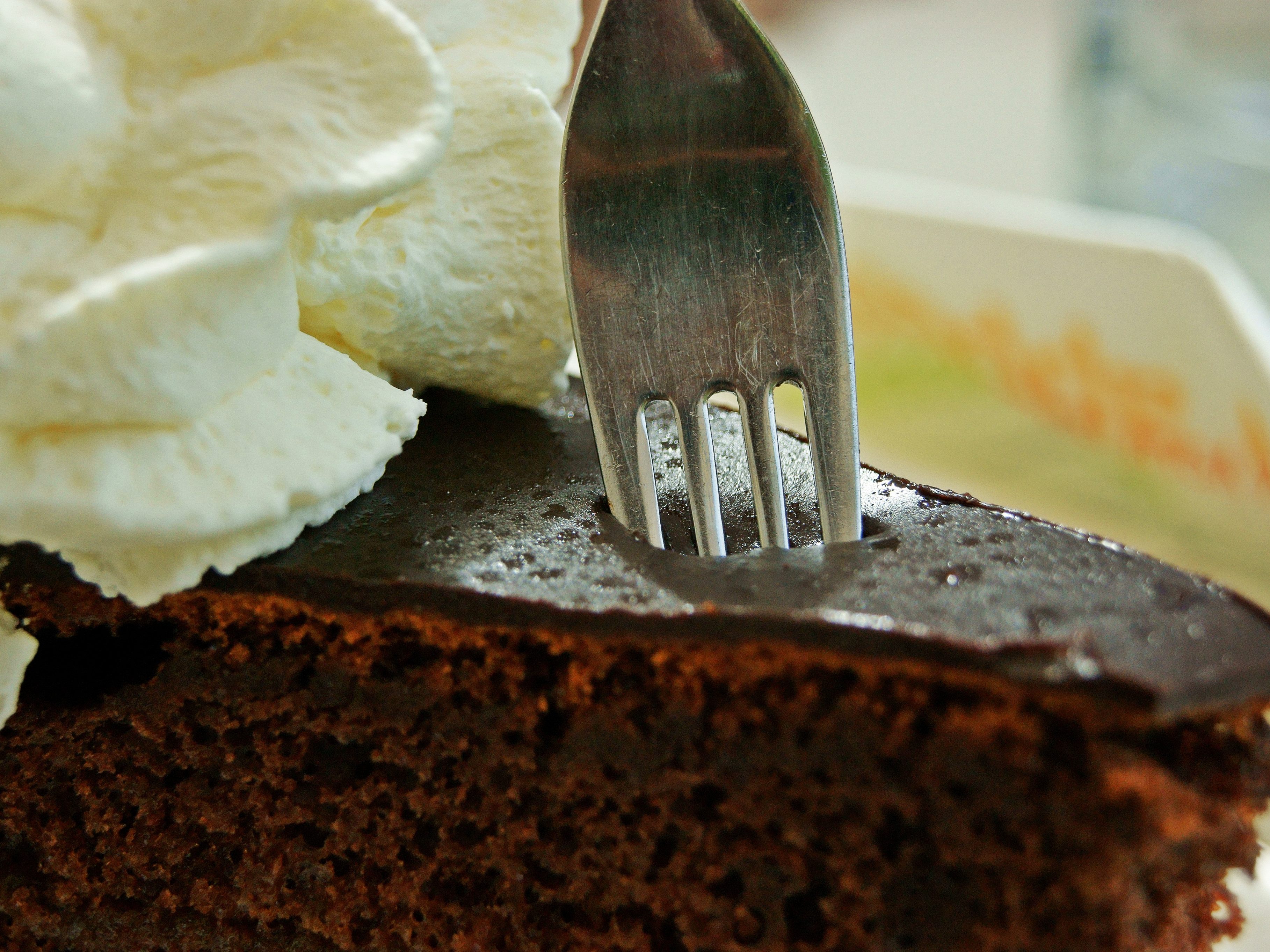 Lässt man auch anderen noch die Chance auf Schokotorte? Forscher haben "soziale Achtsamkeit" getestet Lässt man auch anderen noch die Chance auf Schokotorte? Forscher haben "soziale Achtsamkeit" getestet