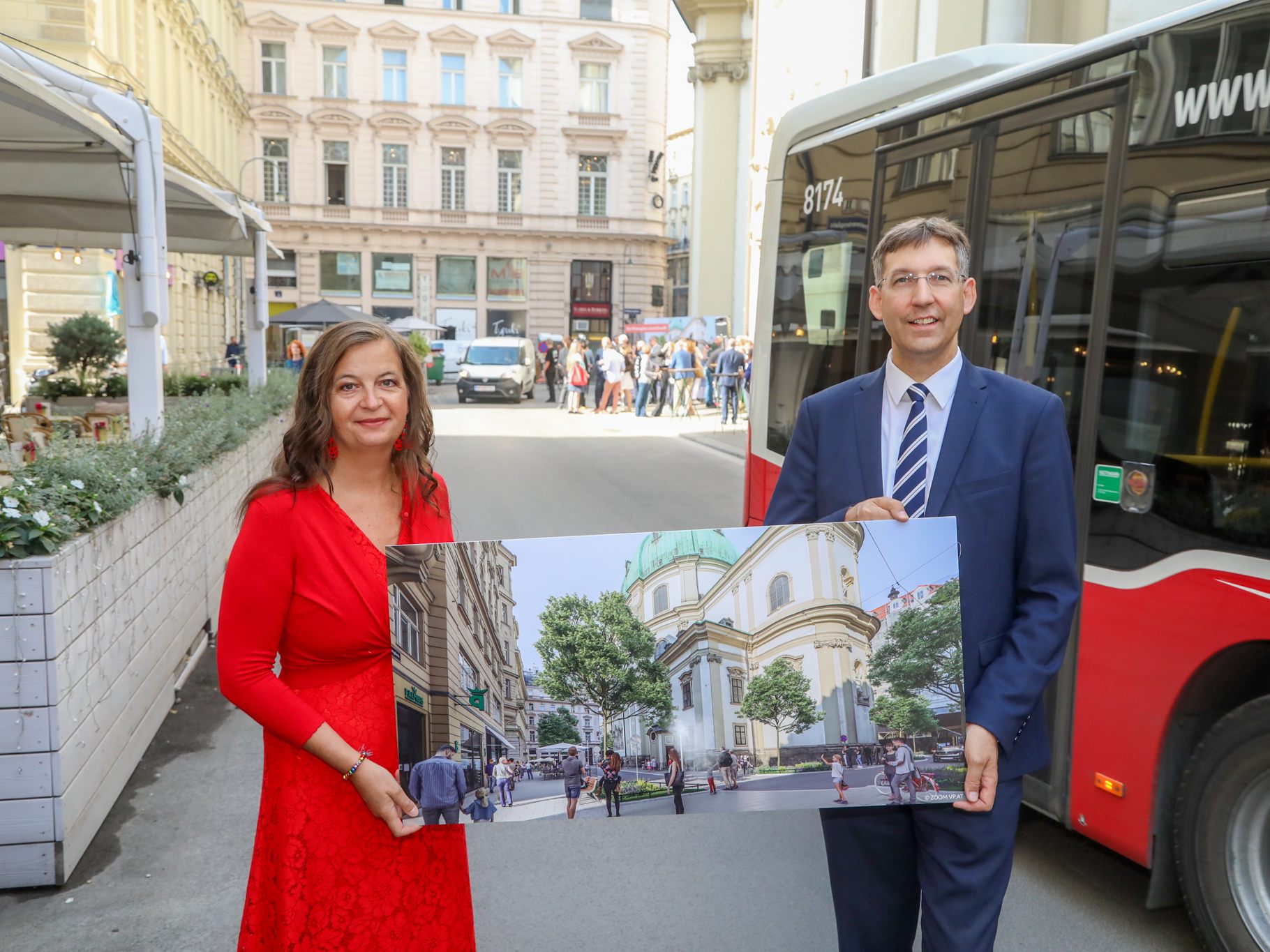 Ulli Sima und Markus Figl präsentierten die Pläne für die Neugestaltung des Petersplatzes.