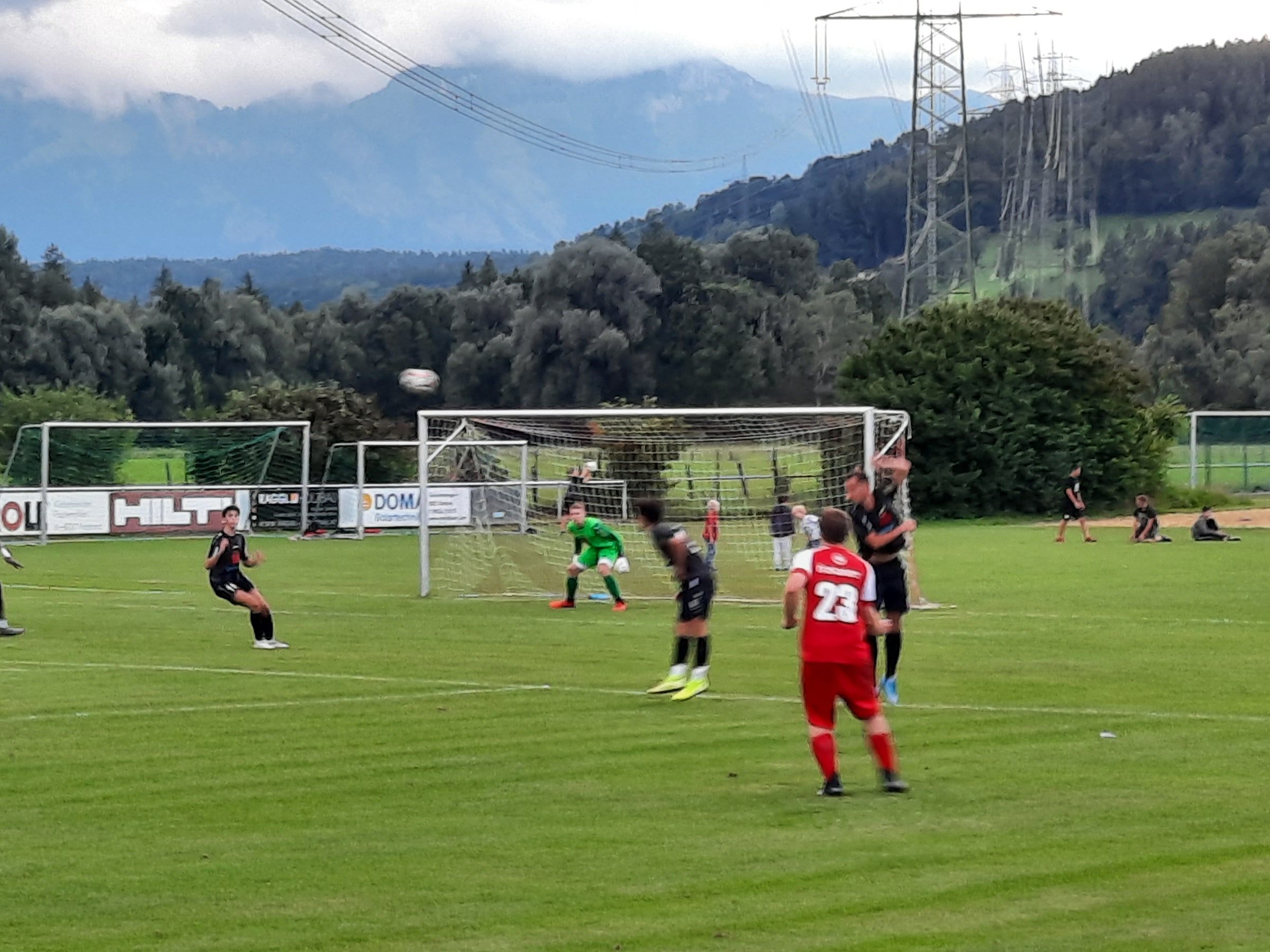 In einem spannenden und kampfbetonten spiel setzten sich die Sattaaser Jungs verdient durch In einem spannenden und kampfbetonten spiel setzten sich die Sattaaser Jungs verdient durch