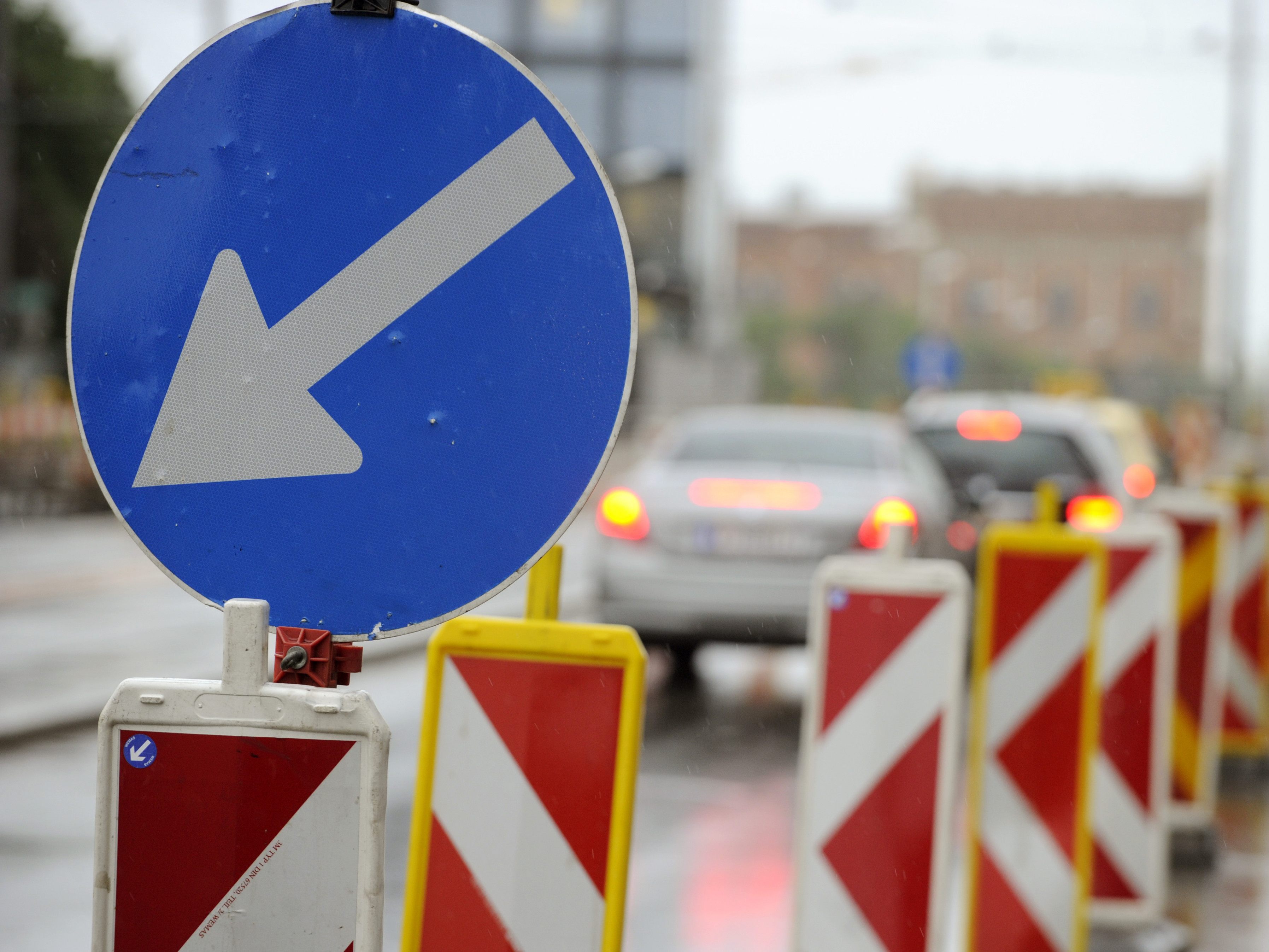 Auf Baudauer wird nur ein Fahrstreifen pro Fahrtrichtung freigehalten.