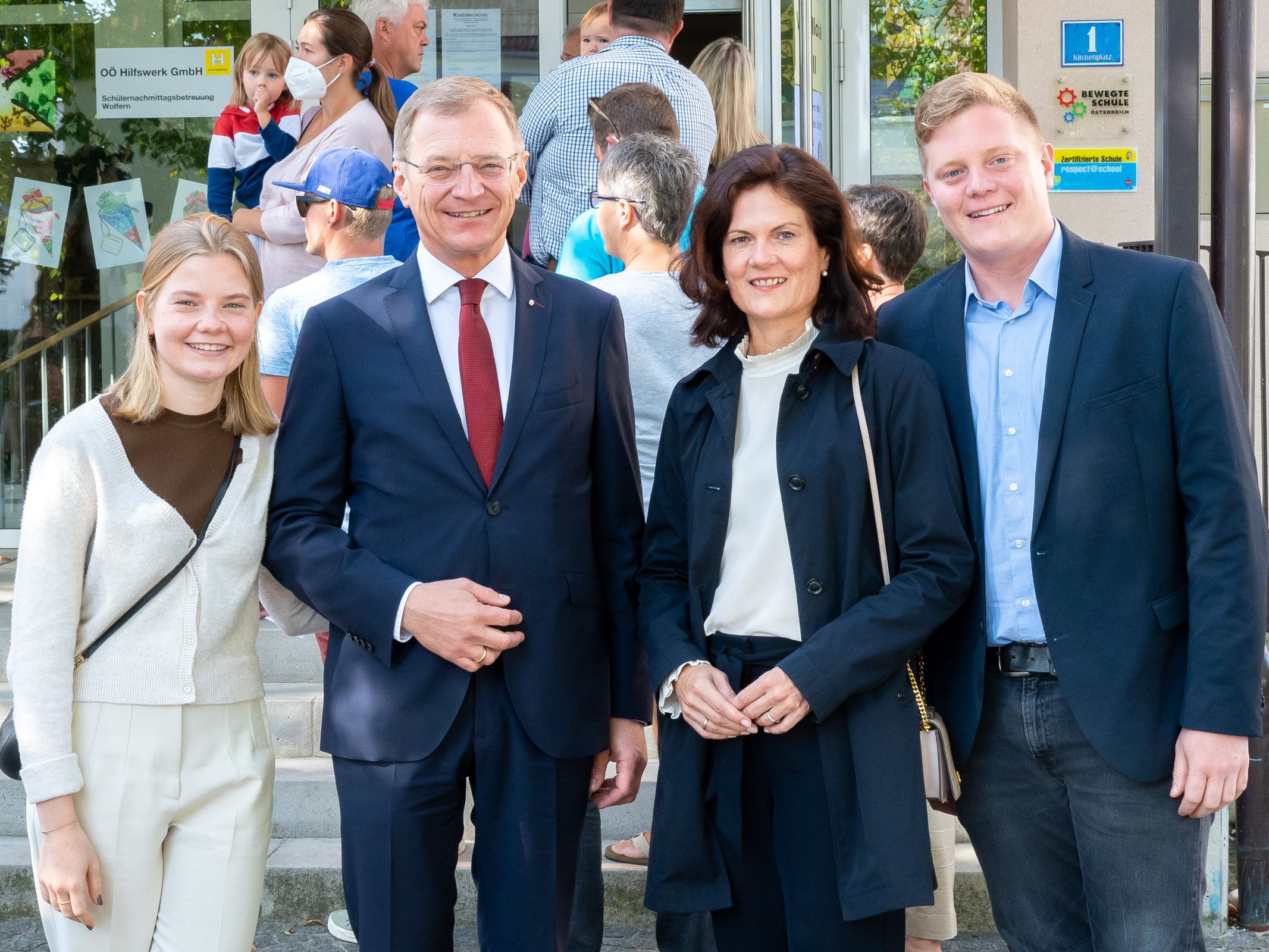 Die Stelzers spazierten von der Kirche direkt ins Wahllokal.