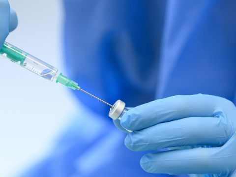 Pneumokokken-Impfung breit bekannt, aber Impfrate gering.