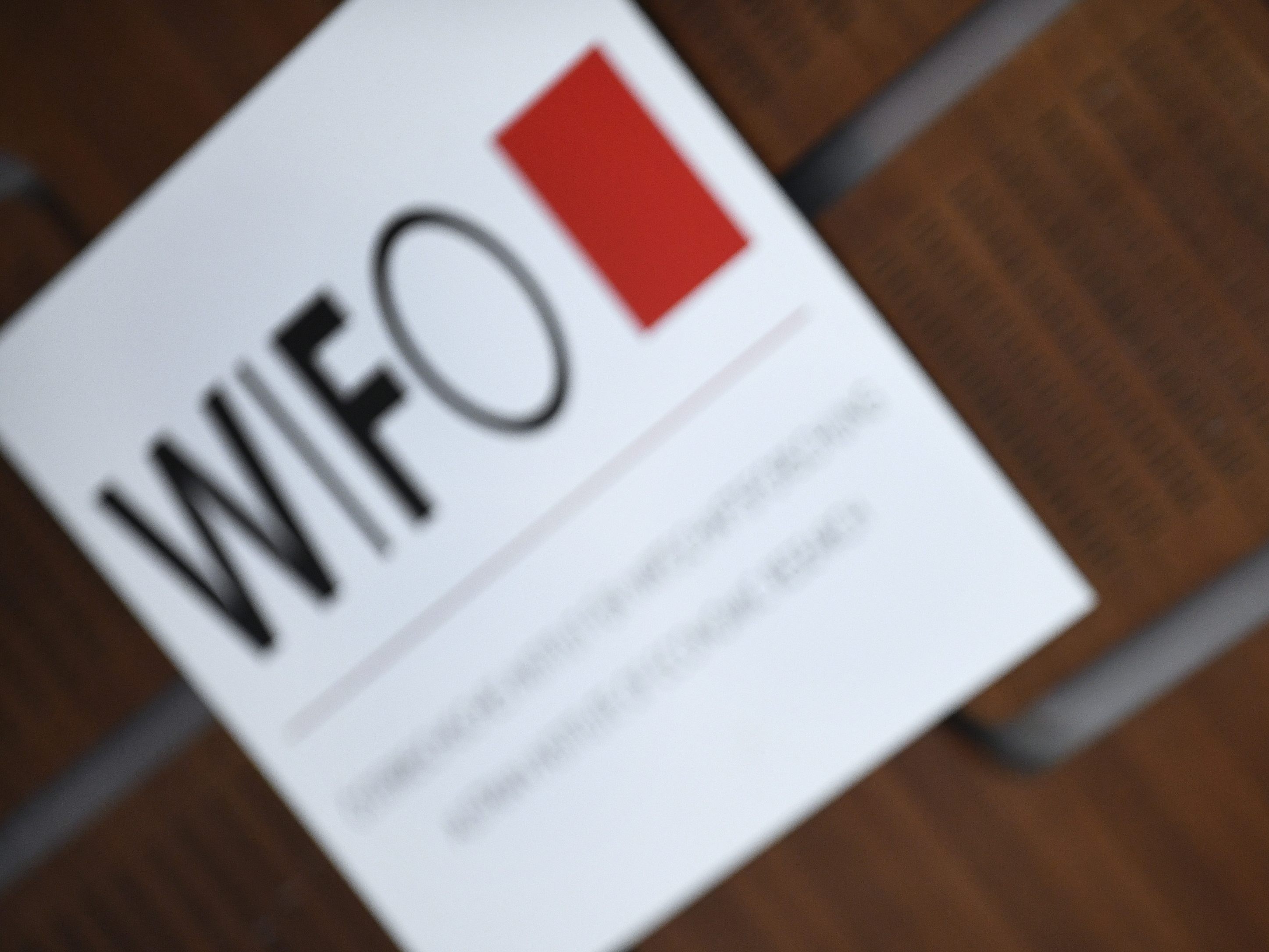 WIFI-Experte Benjamin Bittschi erklärt, dass es 2020 durch die Inflation einen Verlust bei den Reallöhnen gegeben habe. WIFI-Experte Benjamin Bittschi erklärt, dass es 2020 durch die Inflation einen Verlust bei den Reallöhnen gegeben habe.