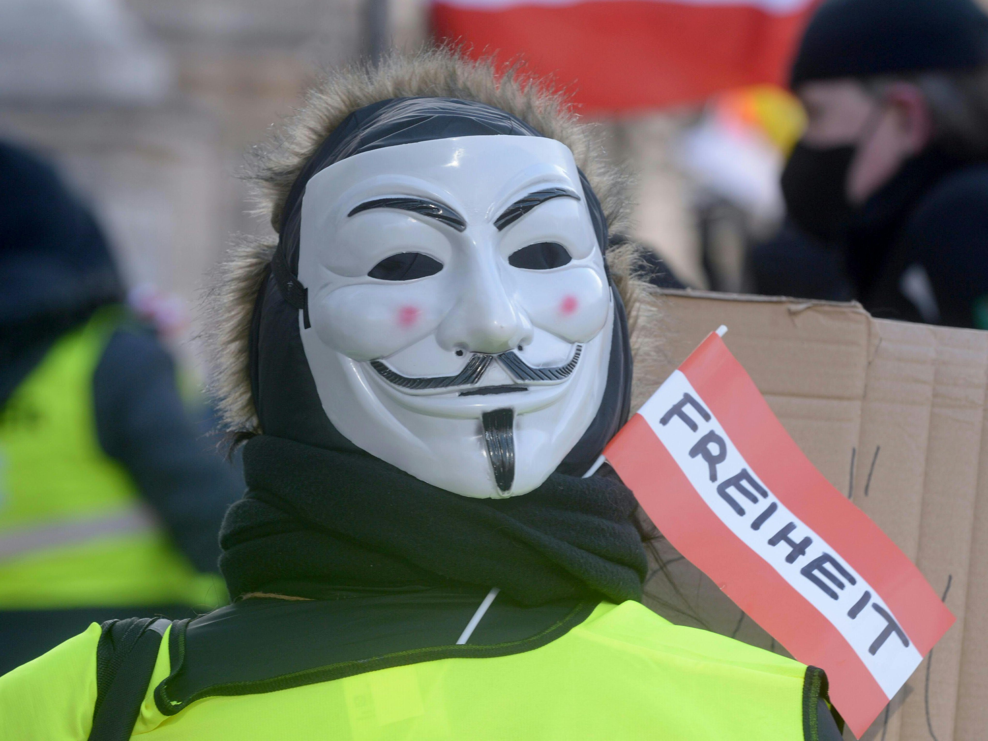 Polizist war bei Anti-Corona-Demo in Innsbruck im Einsatz. Polizist war bei Anti-Corona-Demo in Innsbruck im Einsatz.