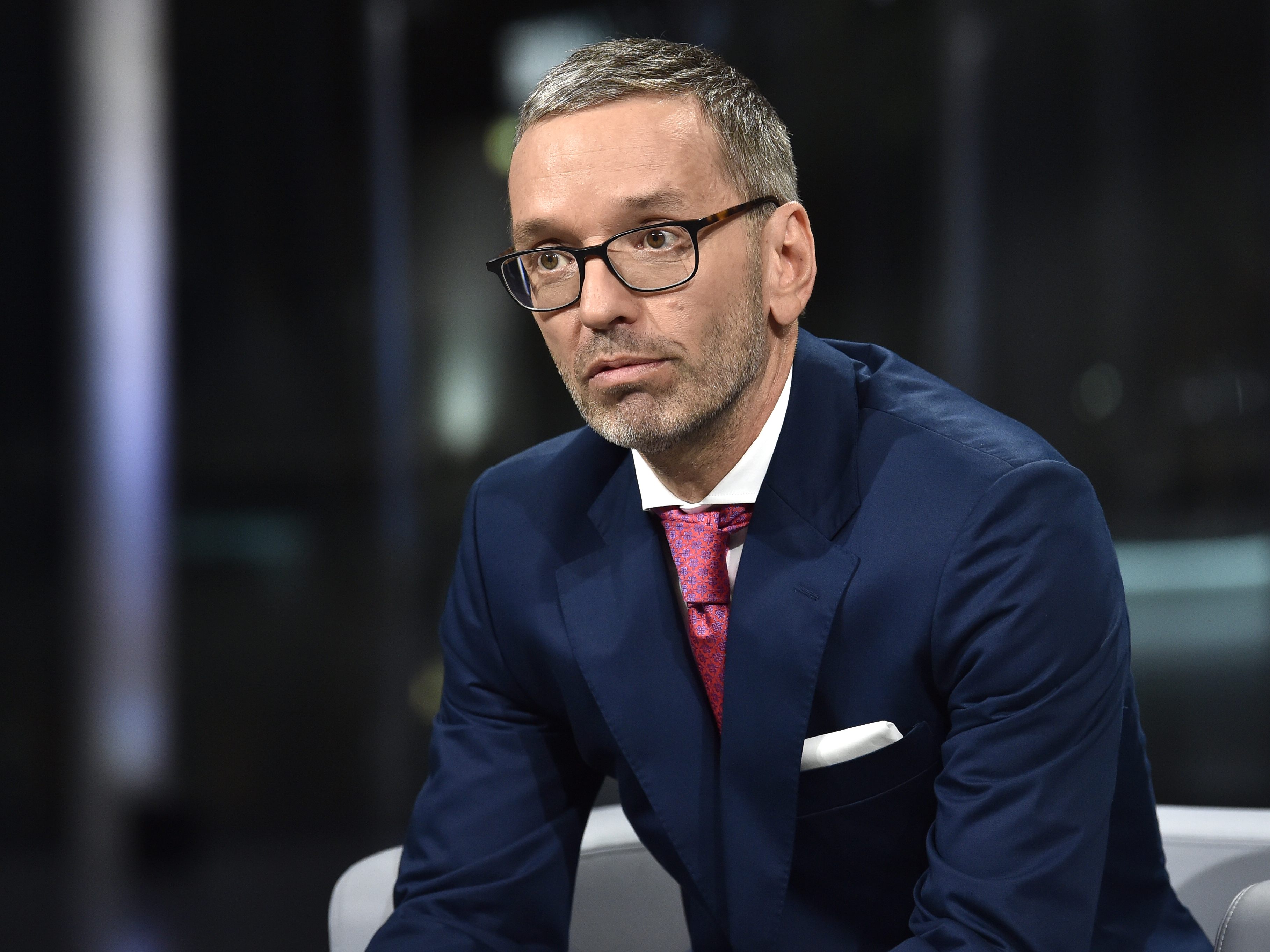 Kickl übt scharfe Kritik am Stufenplan der Regierung.