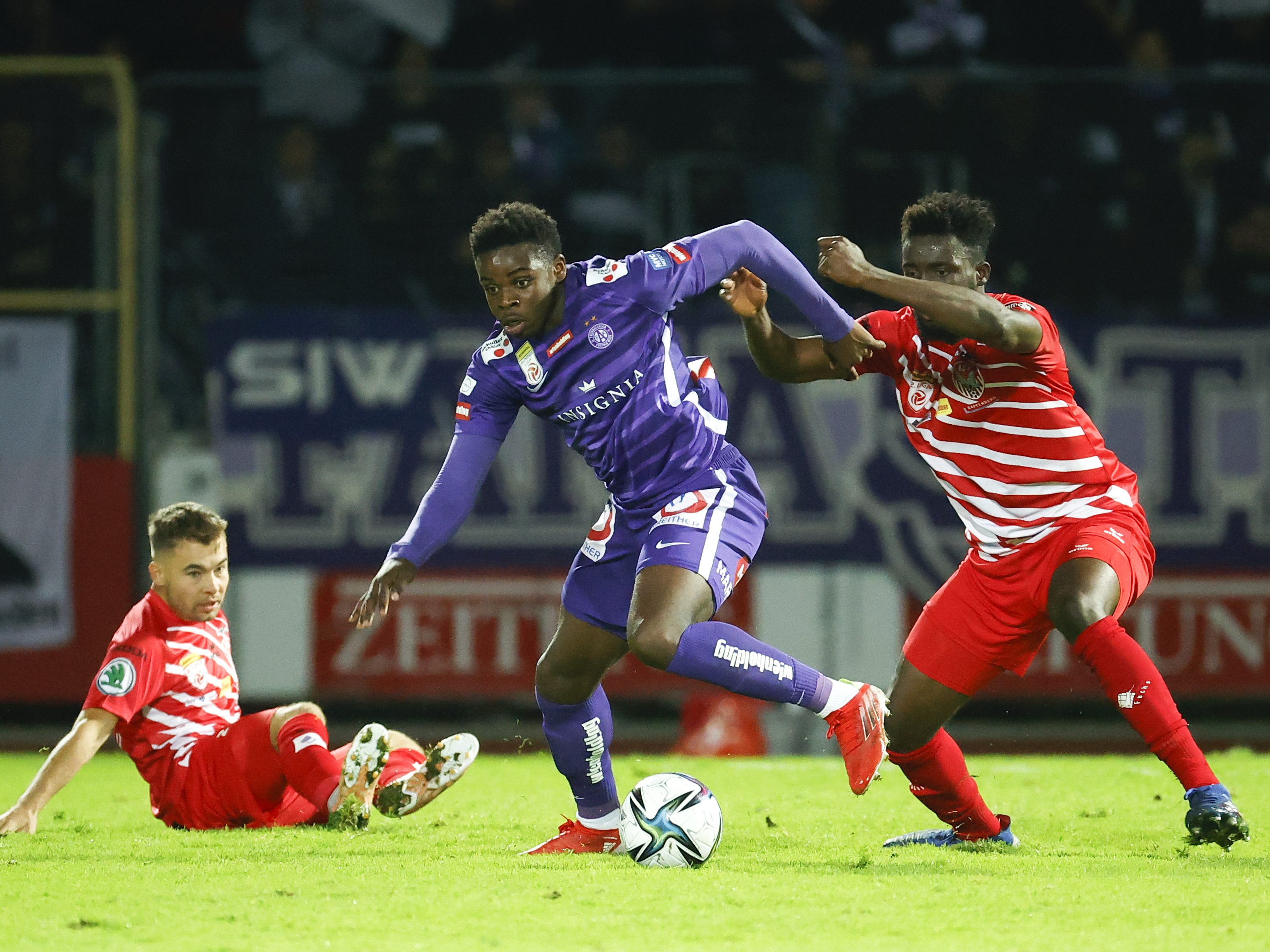 In der ersten Spielhälfte hatte Austria Wien die besseren Chancen. In der ersten Spielhälfte hatte Austria Wien die besseren Chancen.
