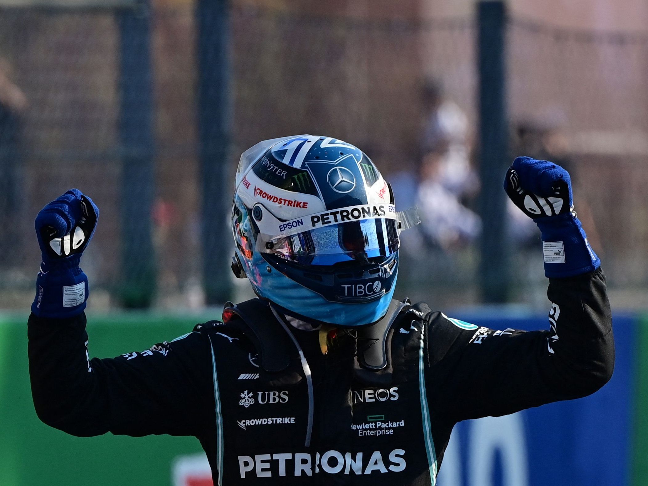 Valtteri Bottas holt sich den Sprint-Sieg in Monza.