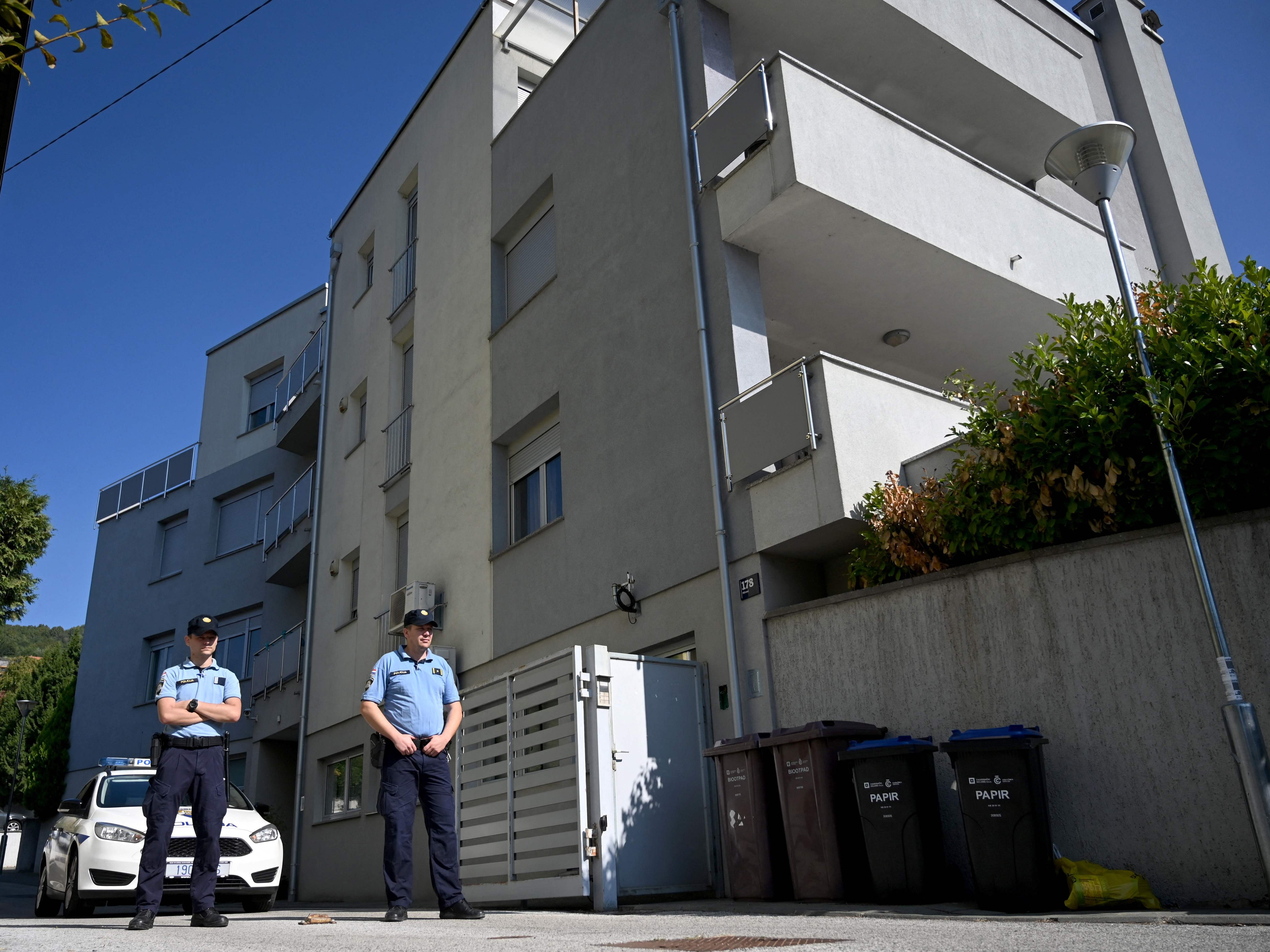 Weil die Miete für die Wohnung ausgelaufen sei und er nirgendwo anders hin gehen konnte, wollte sich der Mann mitsamt seinen Kindern das Leben nehmen. Weil die Miete für die Wohnung ausgelaufen sei und er nirgendwo anders hin gehen konnte, wollte sich der Mann mitsamt seinen Kindern das Leben nehmen.