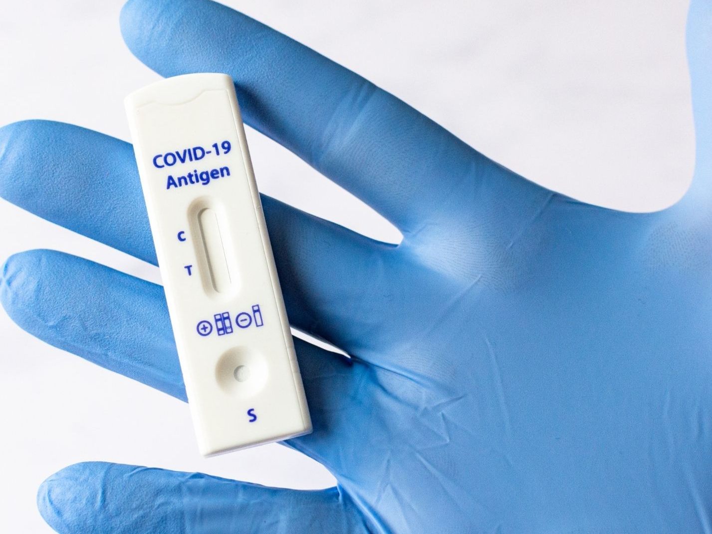 Insgesamt sind aktuell 637 Personen mit dem Coronavirus infiziert.