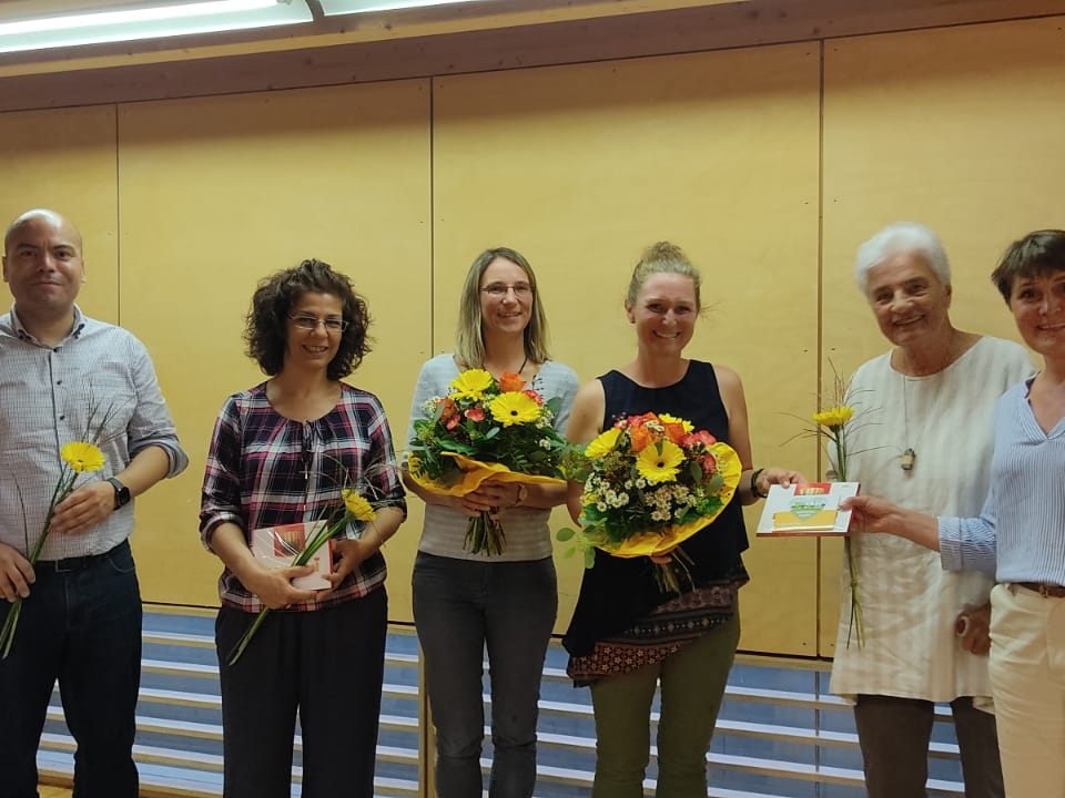 Kleine Ehrung der MuttersprachlerInnen beim Sprachencafé im September