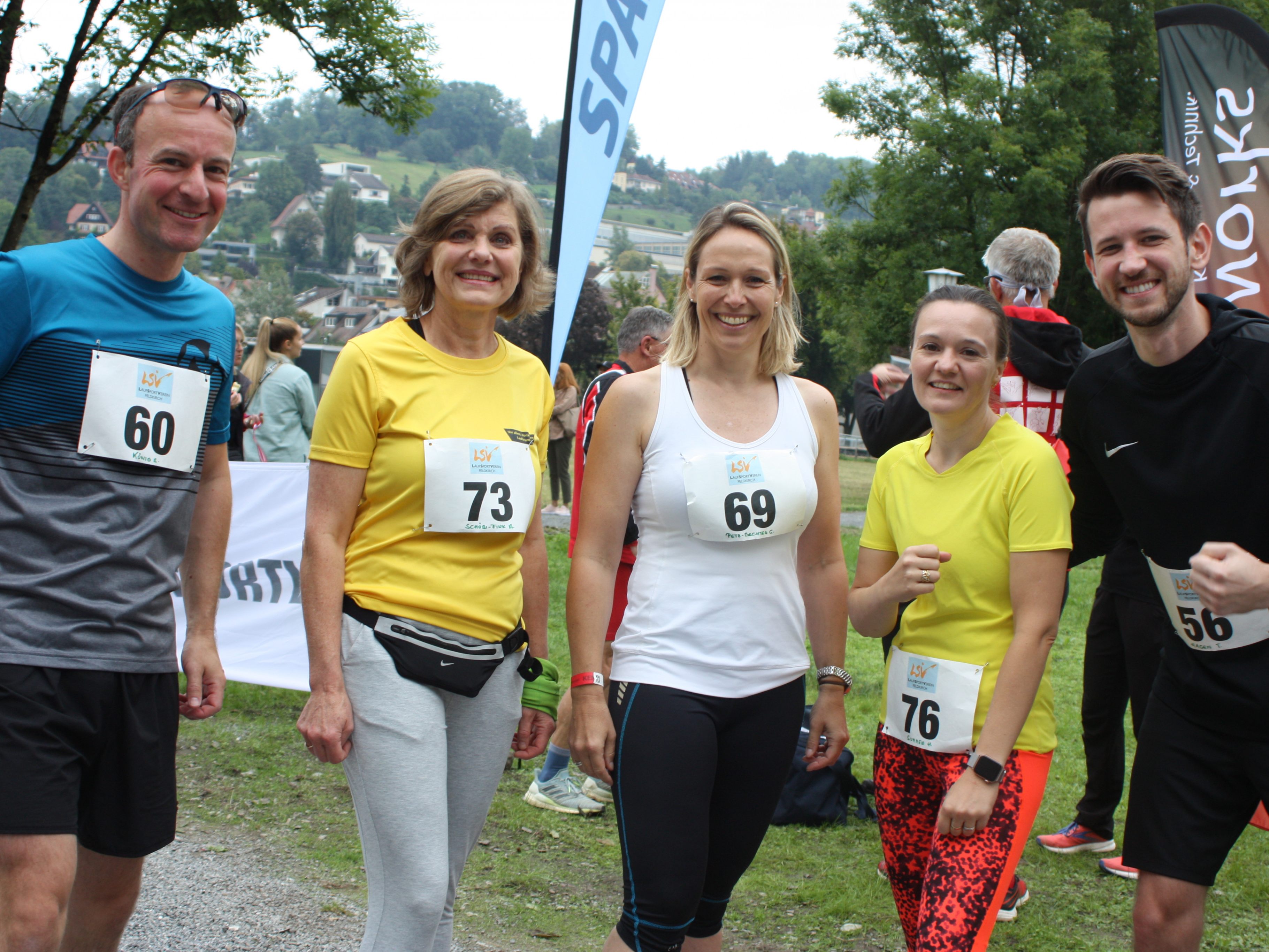 Stadtrat Benedikt König, Landesstatthalterin Barbara Schöbi-Fink, Sportstadträtin Gudrun Petz-Bechter, Heike Summer, Tay Hagen.