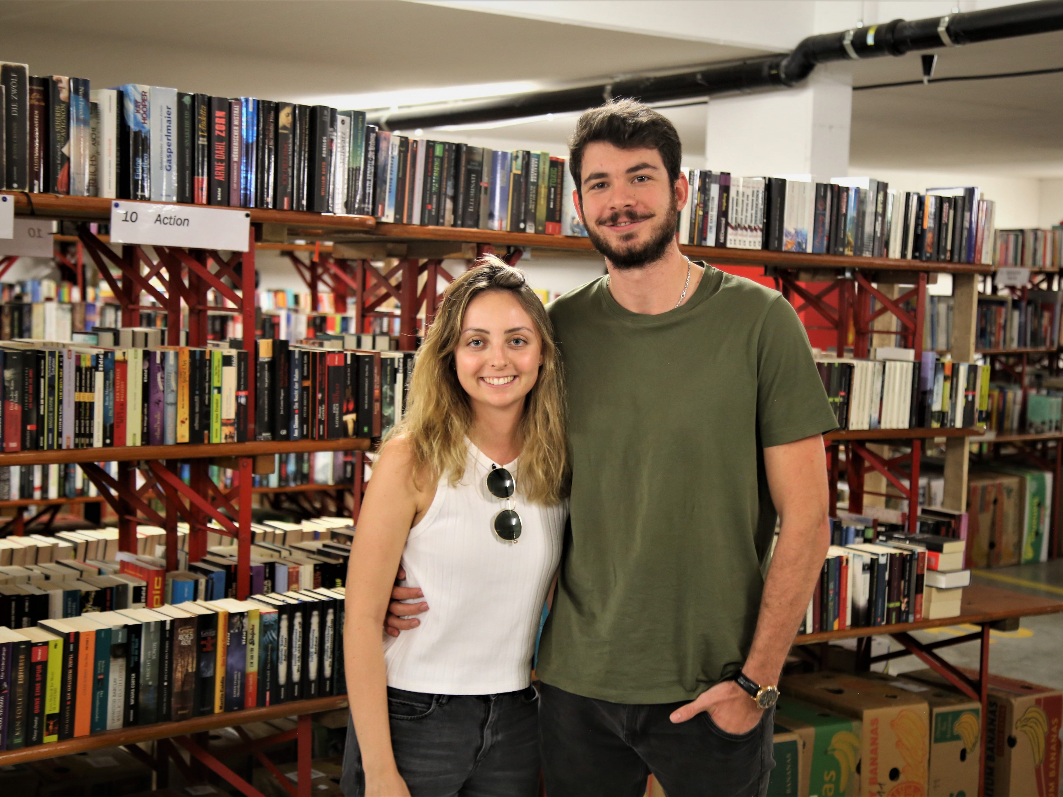 Cheyenne und Leon waren gemütlich am Schmöckern.