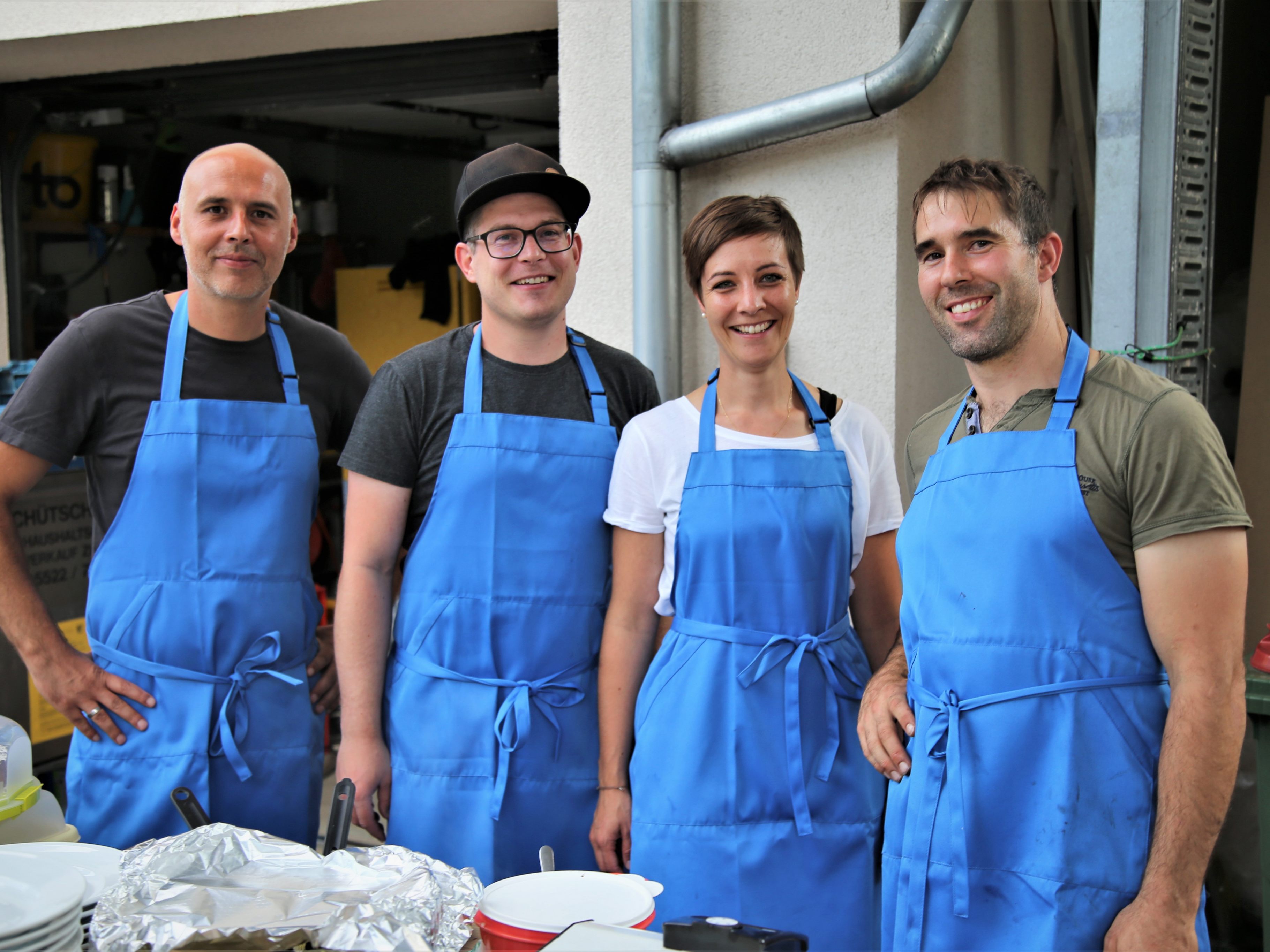 Andrea Ladner, René Ulmer, Caro Fritsch und Dominik Burtscher sorgten für das leibliche Wohl. Andrea Ladner, René Ulmer, Caro Fritsch und Dominik Burtscher sorgten für das leibliche Wohl.