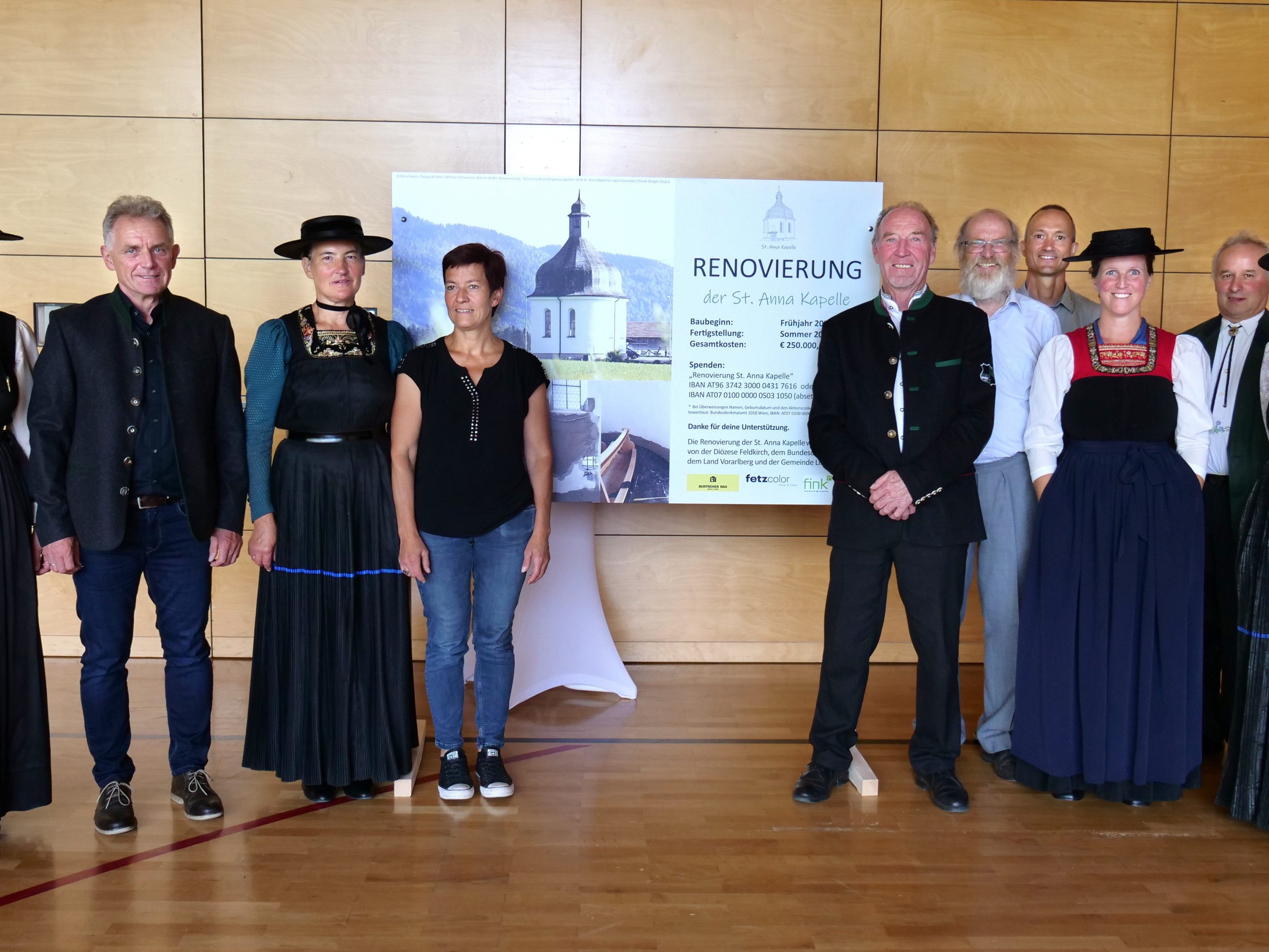 Für Annette Sohler, Otmar Schwärzler, Emma Fuchs, Marlies Bereuter, Georg Winder, Pfarrer Josef Walter, Norbert Willi, Andrea Schwärzler, Friedrich Vögel und Petra Winder ist die Renovierung der Kapelle ein wichtiges Anliegen. Für Annette Sohler, Otmar Schwärzler, Emma Fuchs, Marlies Bereuter, Georg Winder, Pfarrer Josef Walter, Norbert Willi, Andrea Schwärzler, Friedrich Vögel und Petra Winder ist die Renovierung der Kapelle ein wichtiges Anliegen.