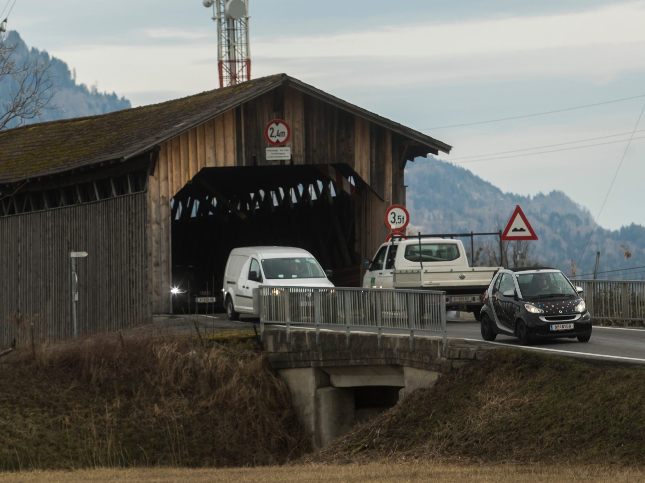 Aus Sicherheitsgründen muss die Senderbrücke auf der L41 ab sofort gesperrt werden. Aus Sicherheitsgründen muss die Senderbrücke auf der L41 ab sofort gesperrt werden.