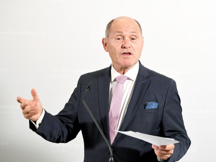 Beim Anti-Terrorismusgipfel in Wien zeigte sich Sobotka besorgt über die Lage in Afghanistan. Beim Anti-Terrorismusgipfel in Wien zeigte sich Sobotka besorgt über die Lage in Afghanistan.