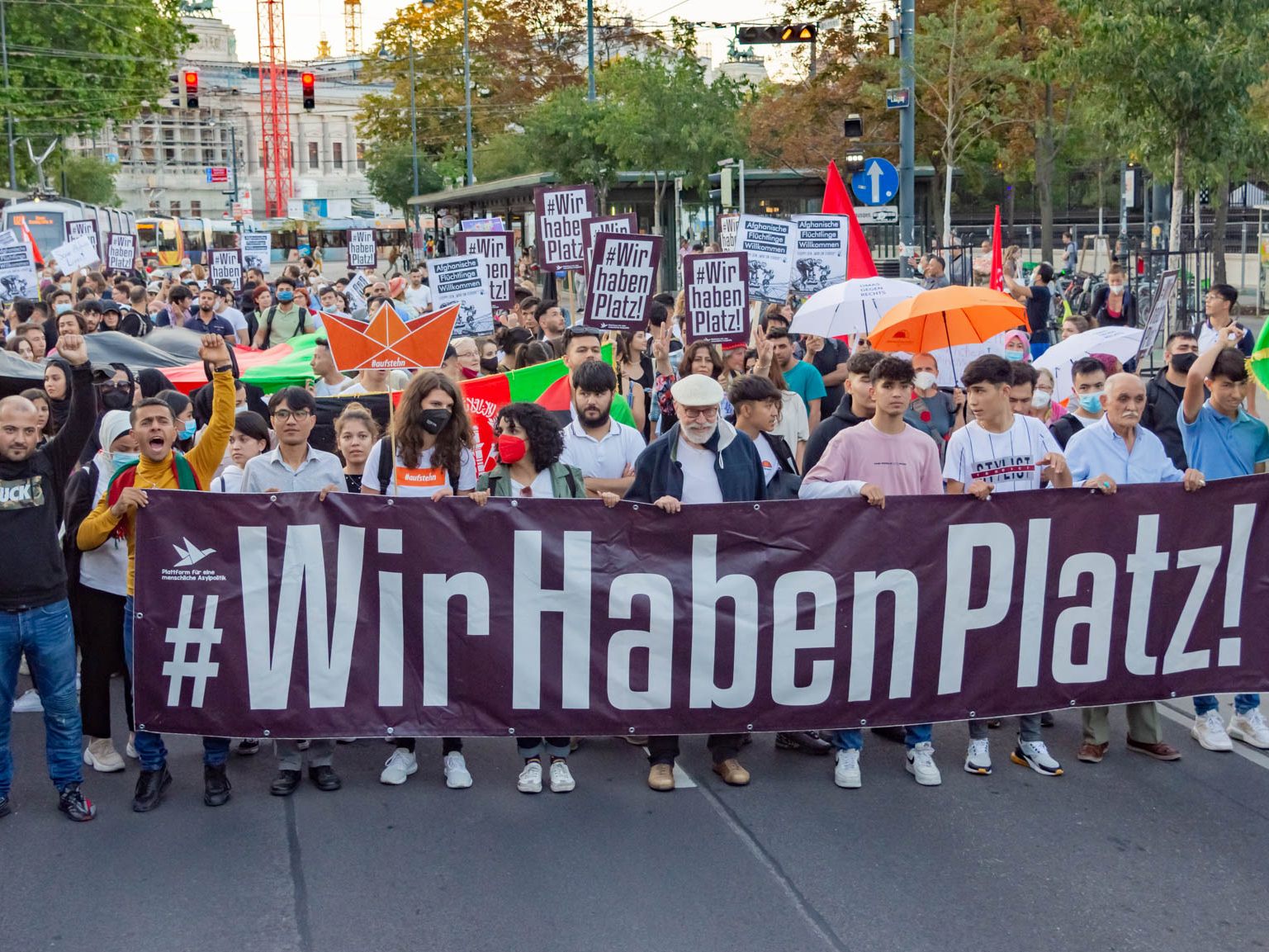 03.09.2021 Demonstration -Menschenleben retten -Menschenwürde an die erste Stelle- Wien