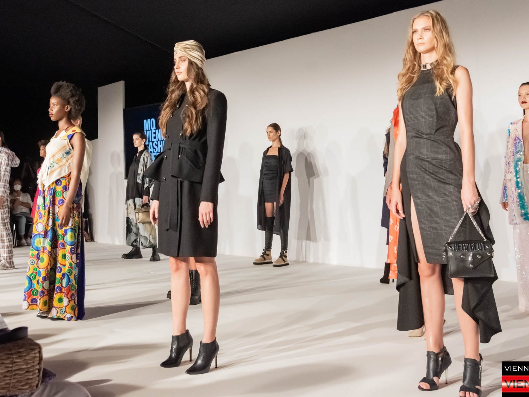 Eroeffnungshow der MQ VIENNA FASHION WEEK.21  - Die Show