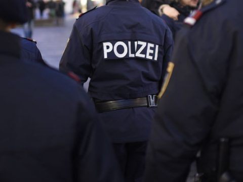 Bei einem Badeteich in Wien-Donaustadt fielen Schüsse Bei einem Badeteich in Wien-Donaustadt fielen Schüsse