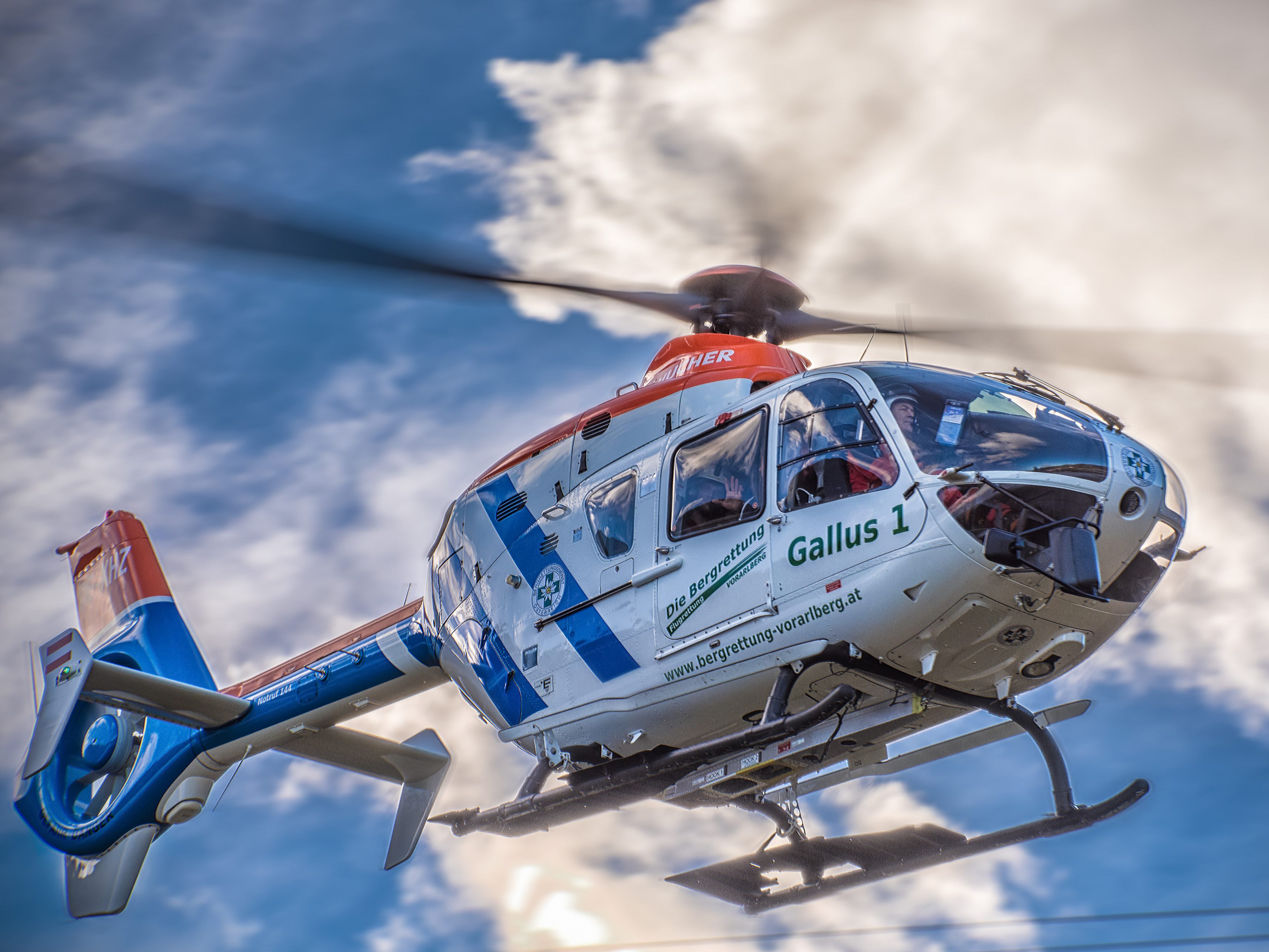 Die Verletzte wurde mit dem Notarzthubschrauber ins Krankenhaus Bludenz geflogen.