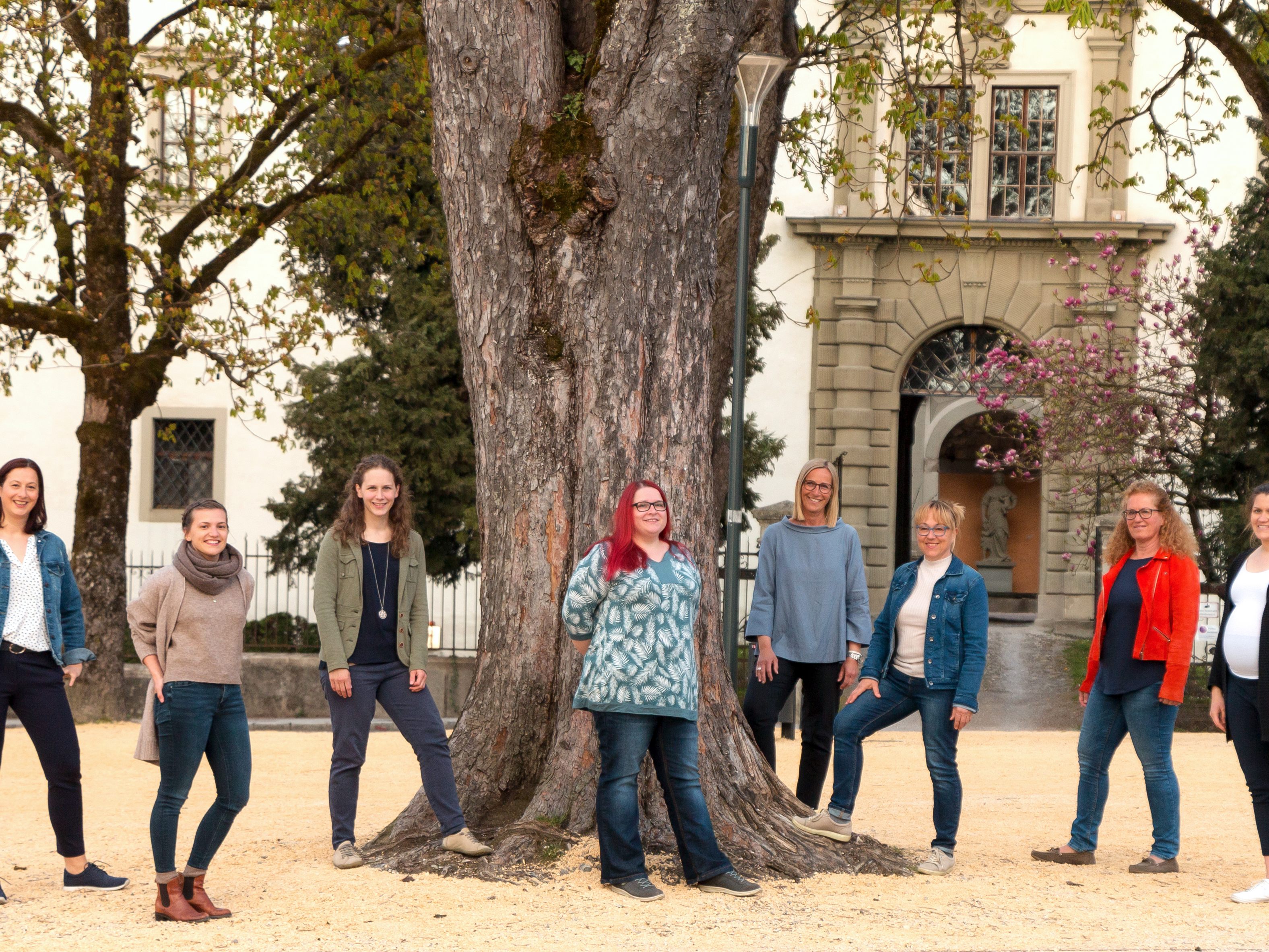v. l. Simone Grömer, Claudia Kronlachner, Tina Hagen, Anika Werneburg, Claudia Mathis-Weirather, Karin Kaufmann, Michaela Thurnher, Alexandra Müller
