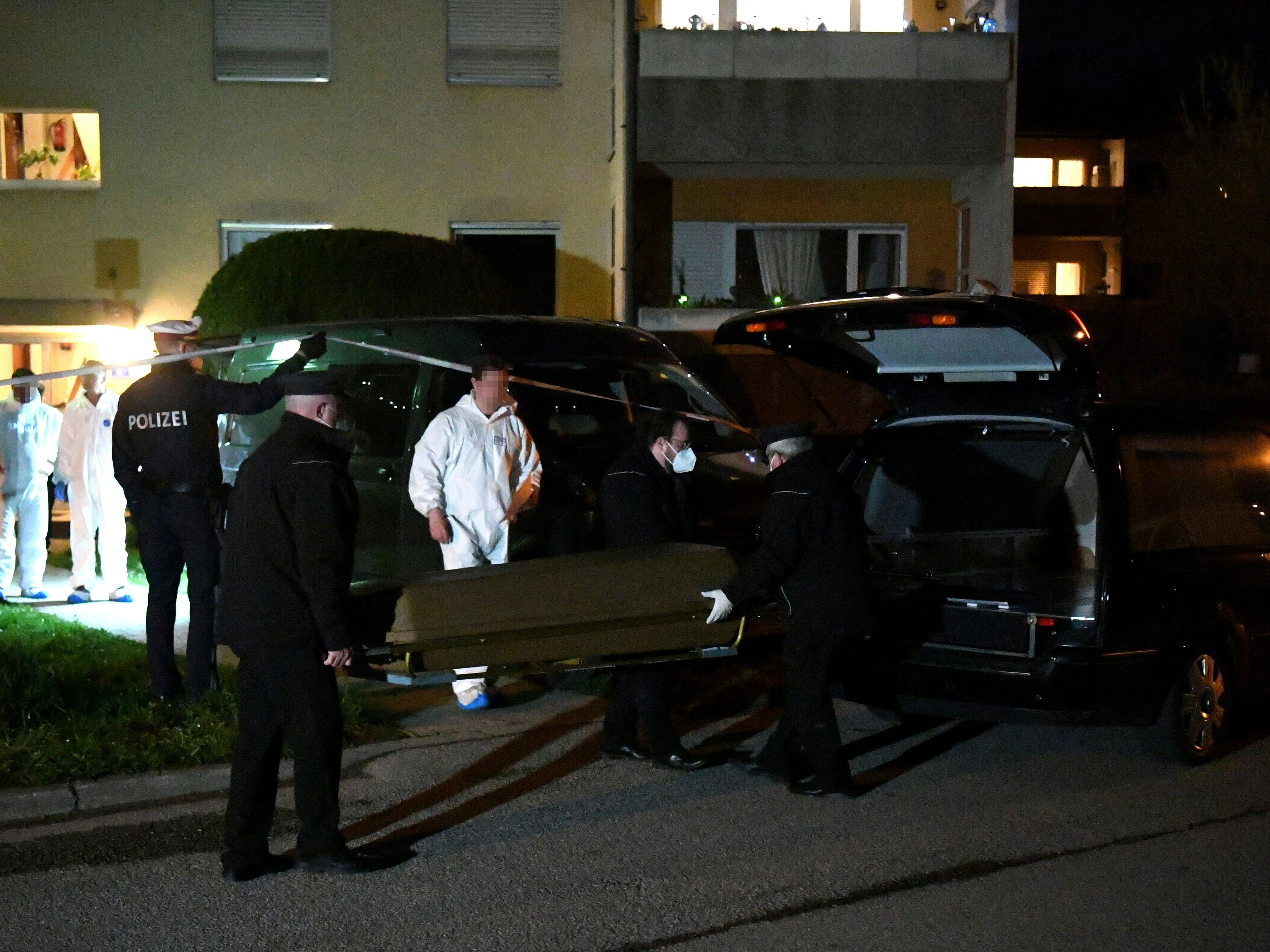 Der Angriff dürfte die Frau wohl so überrascht haben, dass sie keine Zeit hatte, sich zu wehren. Der Angriff dürfte die Frau wohl so überrascht haben, dass sie keine Zeit hatte, sich zu wehren.