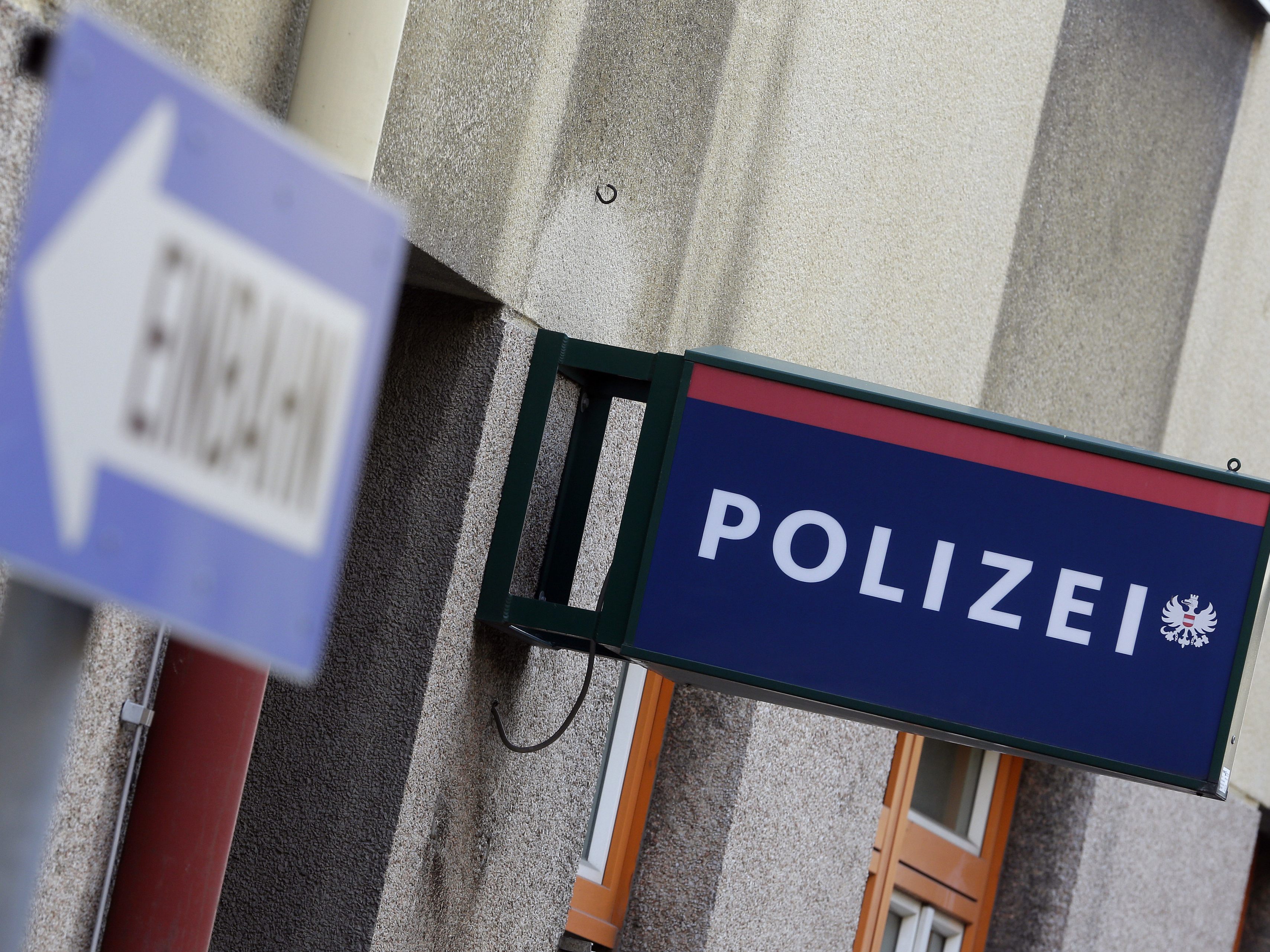 Der 19-Jährige wurde vorläufig festgenommen. Der 19-Jährige wurde vorläufig festgenommen.