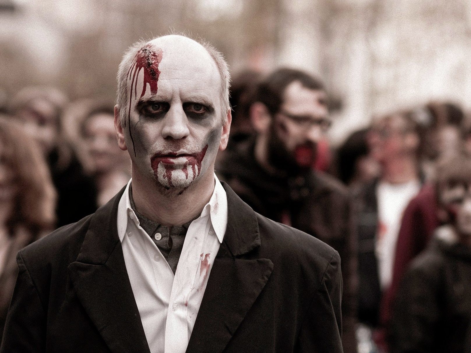 Bei Zombie-Unternehmen übersteigt die Zinslast die Gewinne aus dem operativem Geschäft über einen längeren Zeitraum. Bei Zombie-Unternehmen übersteigt die Zinslast die Gewinne aus dem operativem Geschäft über einen längeren Zeitraum.