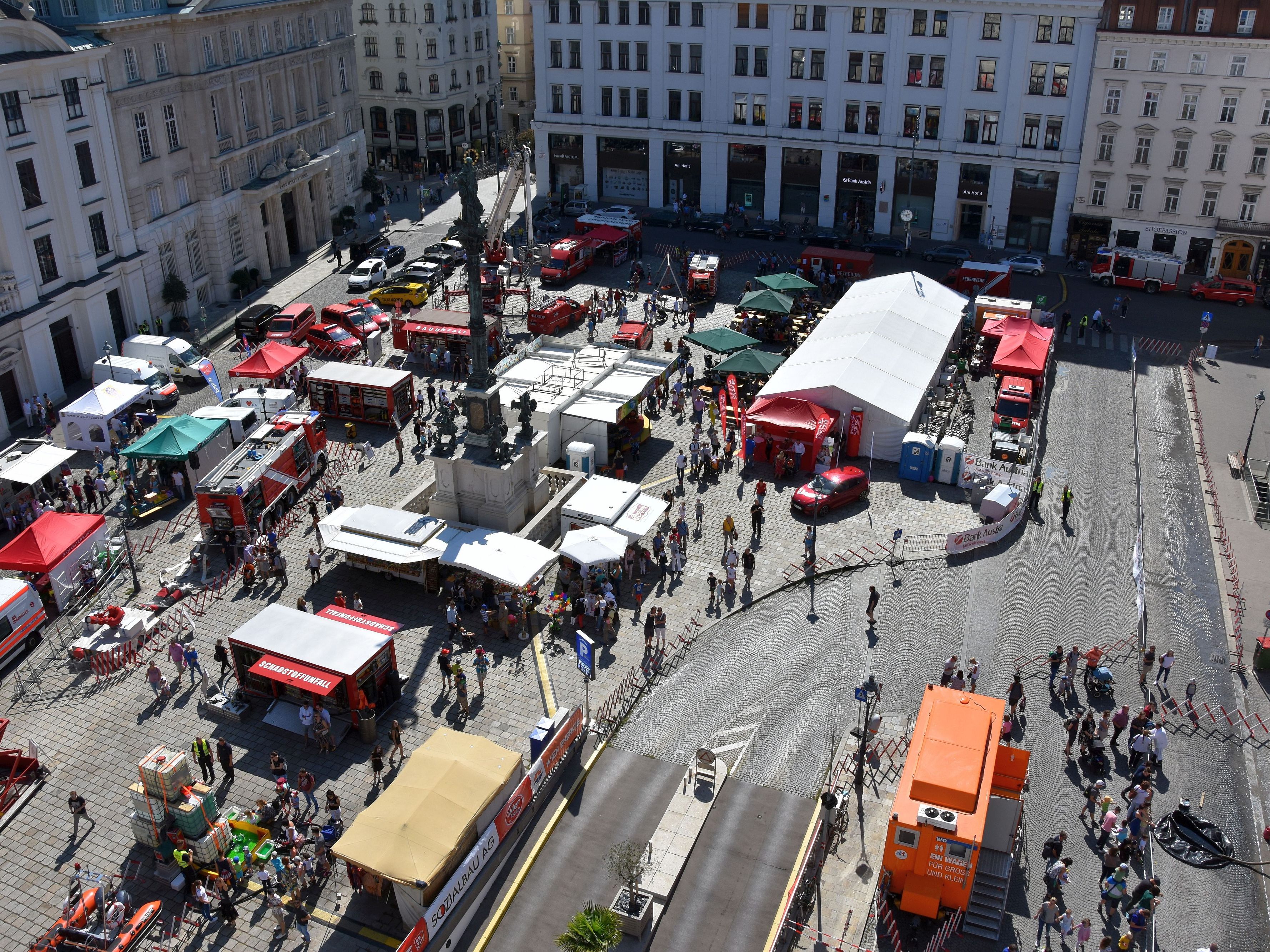 Das 31. Wiener Feuerwehrfest findet heuer vom 10. bis 12. September 2021 am Platz Am Hof statt Das 31. Wiener Feuerwehrfest findet heuer vom 10. bis 12. September 2021 am Platz Am Hof statt