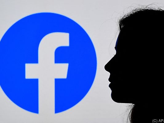 Facebook könnte den Namen ändern
