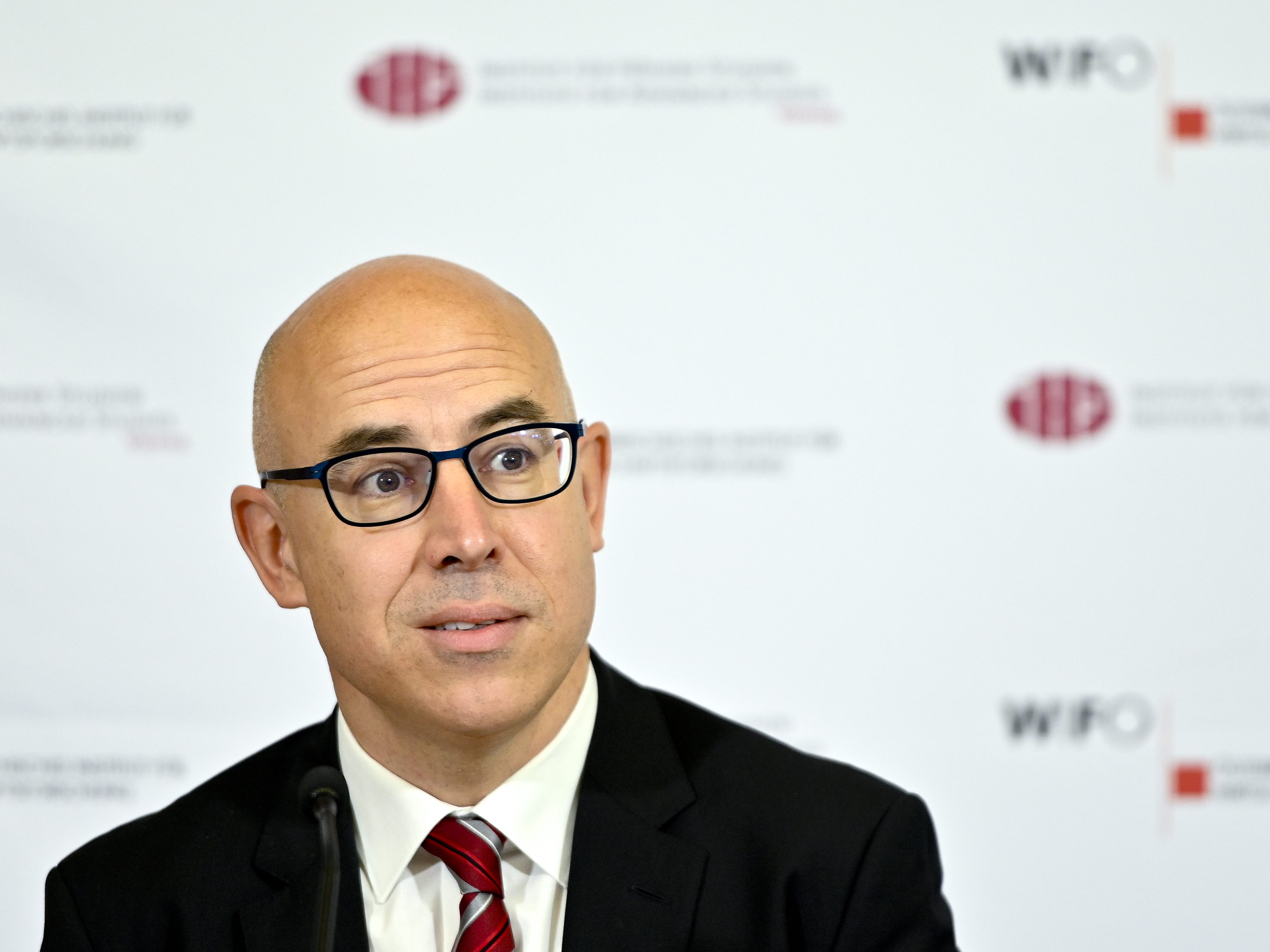 Wifo-Chef Gabriel Felbermayr ist der Ansicht, dass die politische Krise eine Unsicherheit darstellt. Wifo-Chef Gabriel Felbermayr ist der Ansicht, dass die politische Krise eine Unsicherheit darstellt.