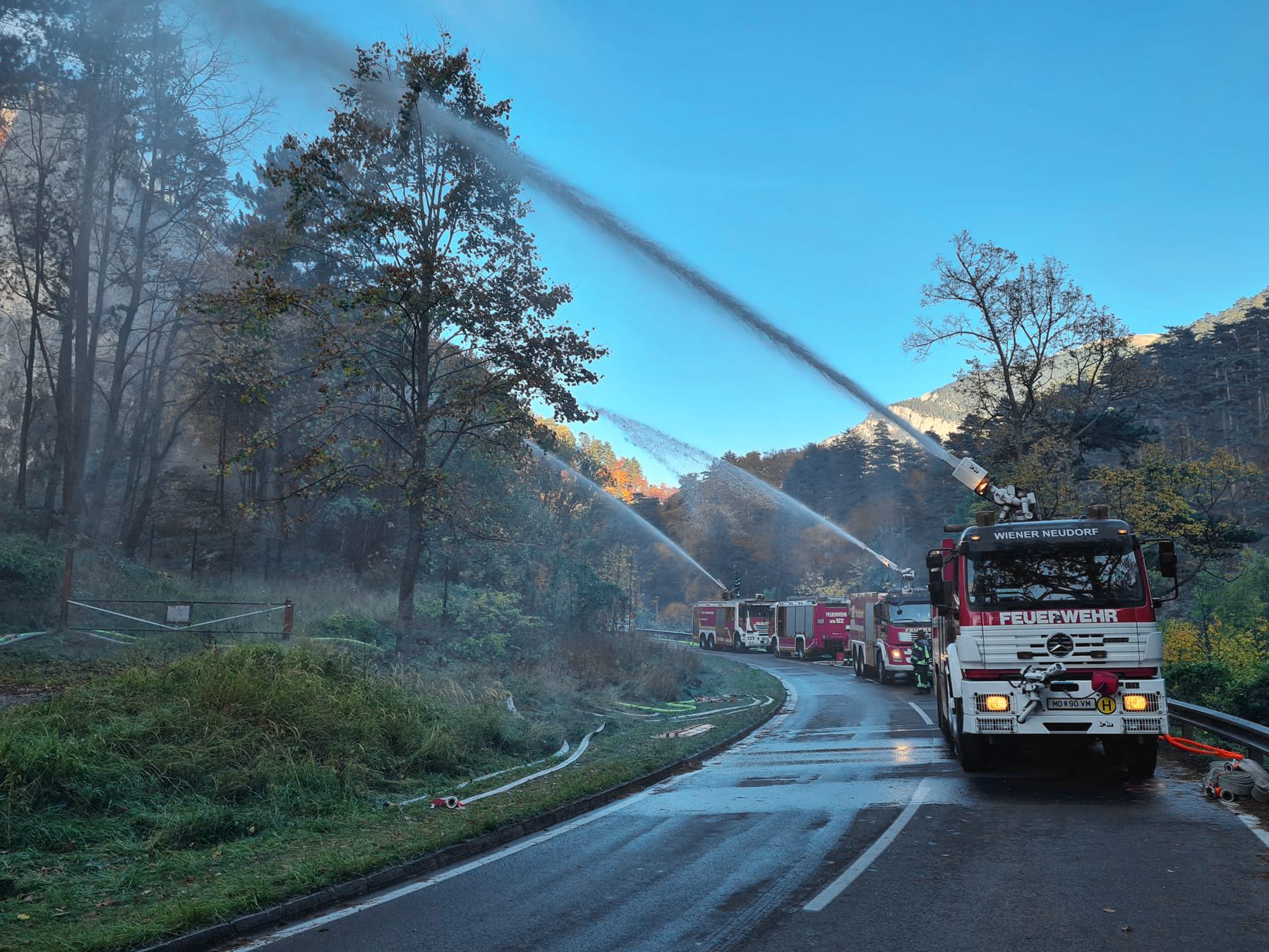Ein Fachmann erkennt bei dem Rax-Waldbrand eine "sehr große Dimension" für Österreich.