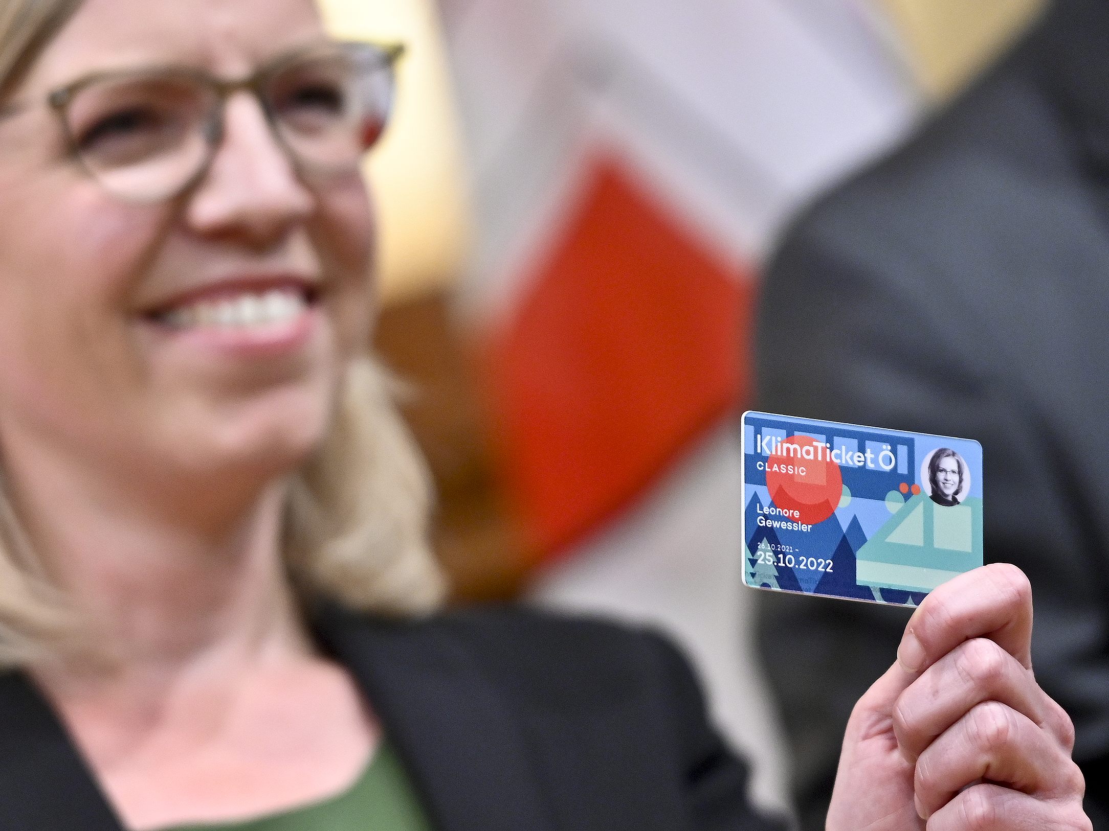 Am Donnerstag präsentierte Umweltministerin Leonore Gewessler (Grüne) stolz die Einigung bezüglich Klimaticket mit der Ostregion. Am Donnerstag präsentierte Umweltministerin Leonore Gewessler (Grüne) stolz die Einigung bezüglich Klimaticket mit der Ostregion.