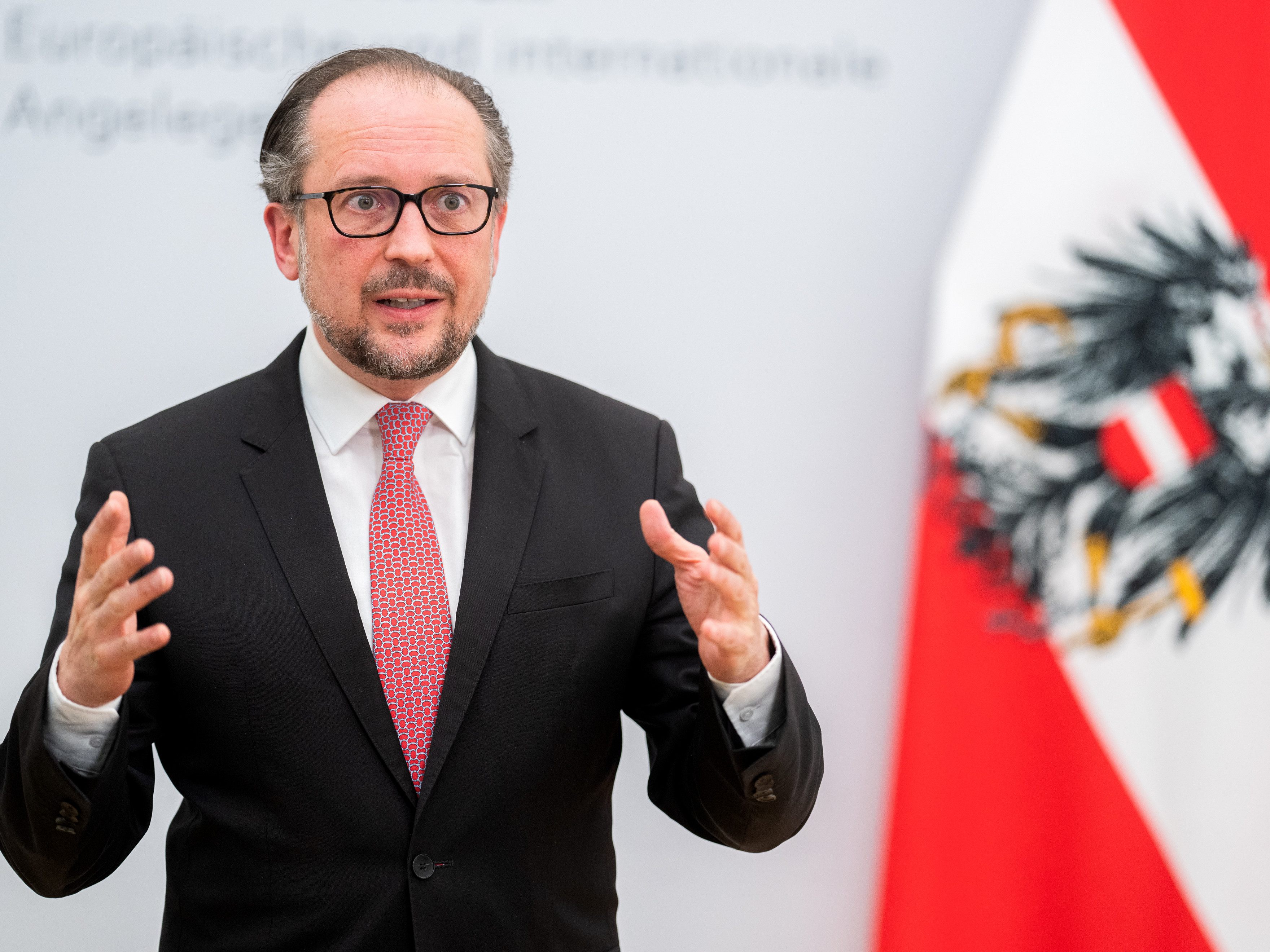 LIVE: Erstes öffentliches Statement von Bundeskanzler Schallenberg.