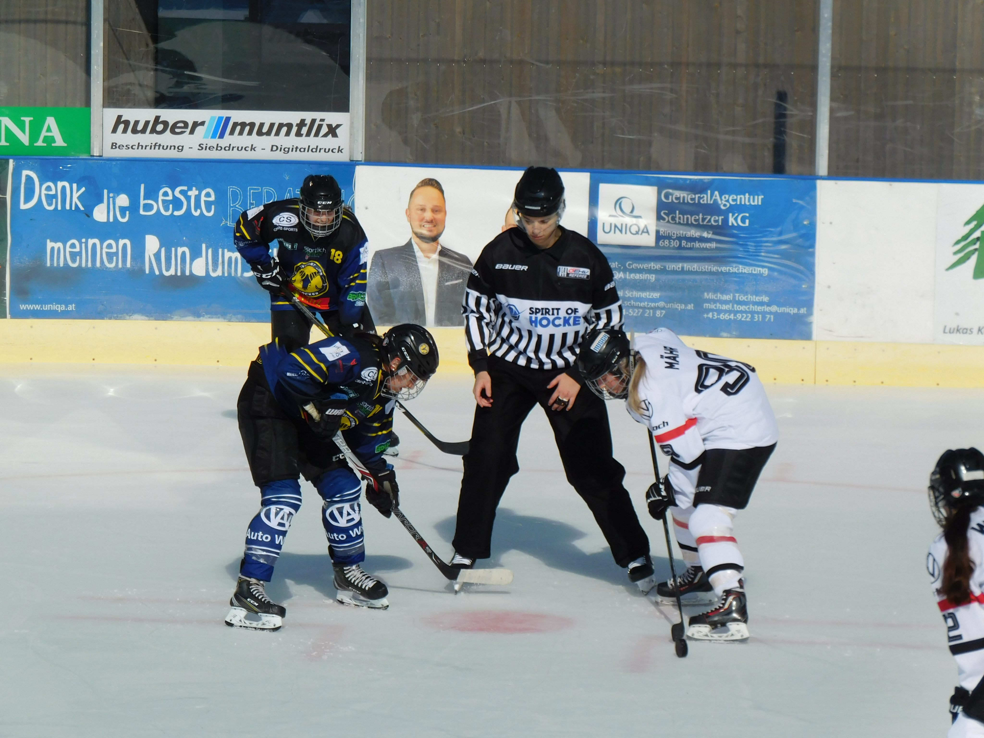 Auch die Emser Eishockey Ladies waren am Wochenende beim Steinbock-Cup im Einsatz