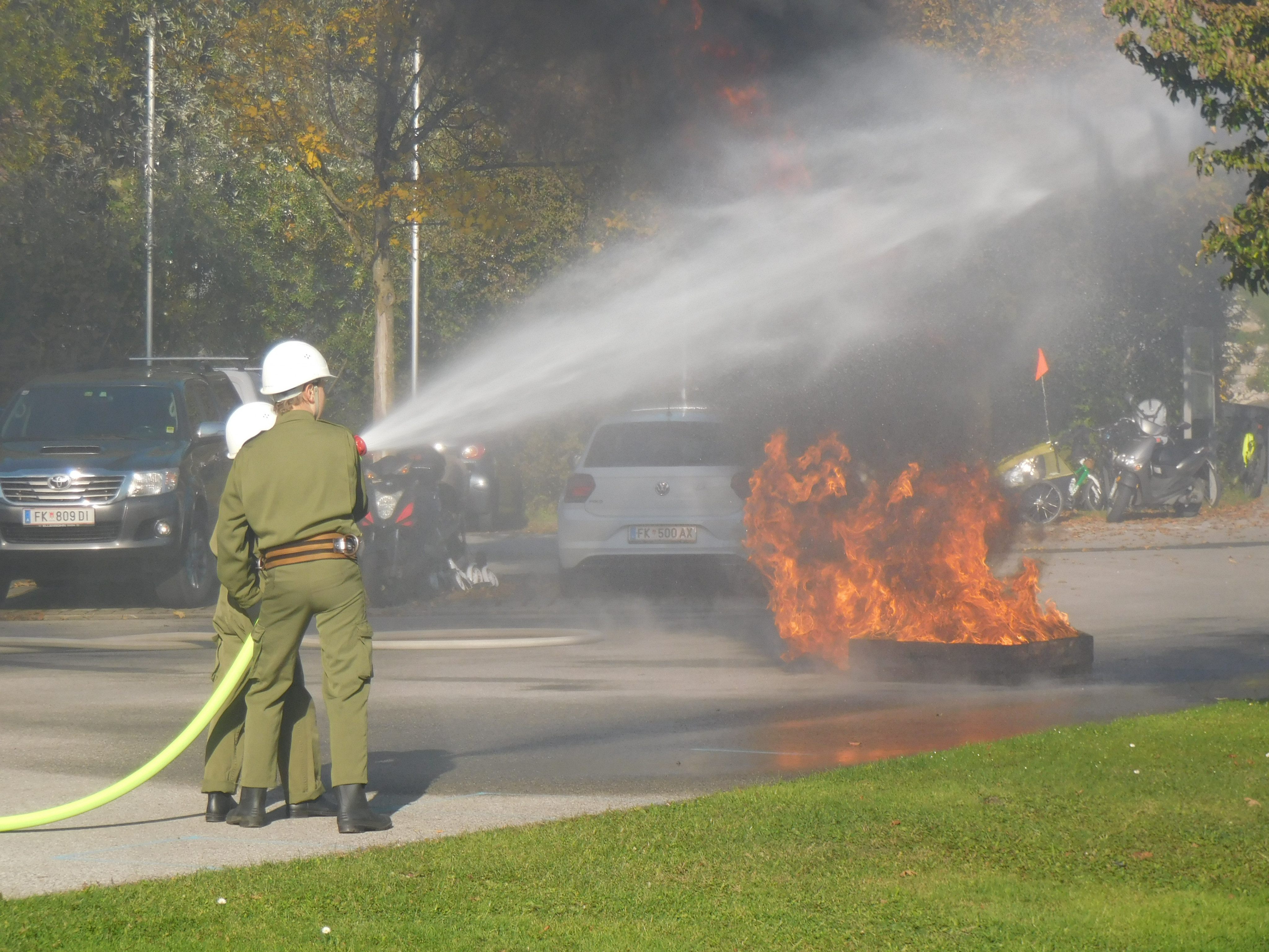 Die Koblacher Feuerwehrjugend zeigte bei der Brandbekämpfung ihr ganzes Können