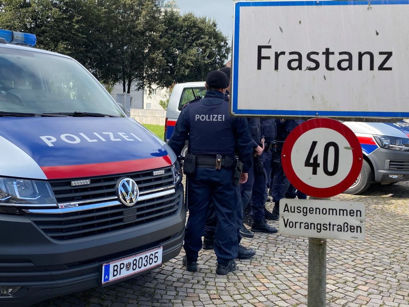 Am Dienstagabend kollidierten in Frastanz zwei Pkws. Am Dienstagabend kollidierten in Frastanz zwei Pkws.