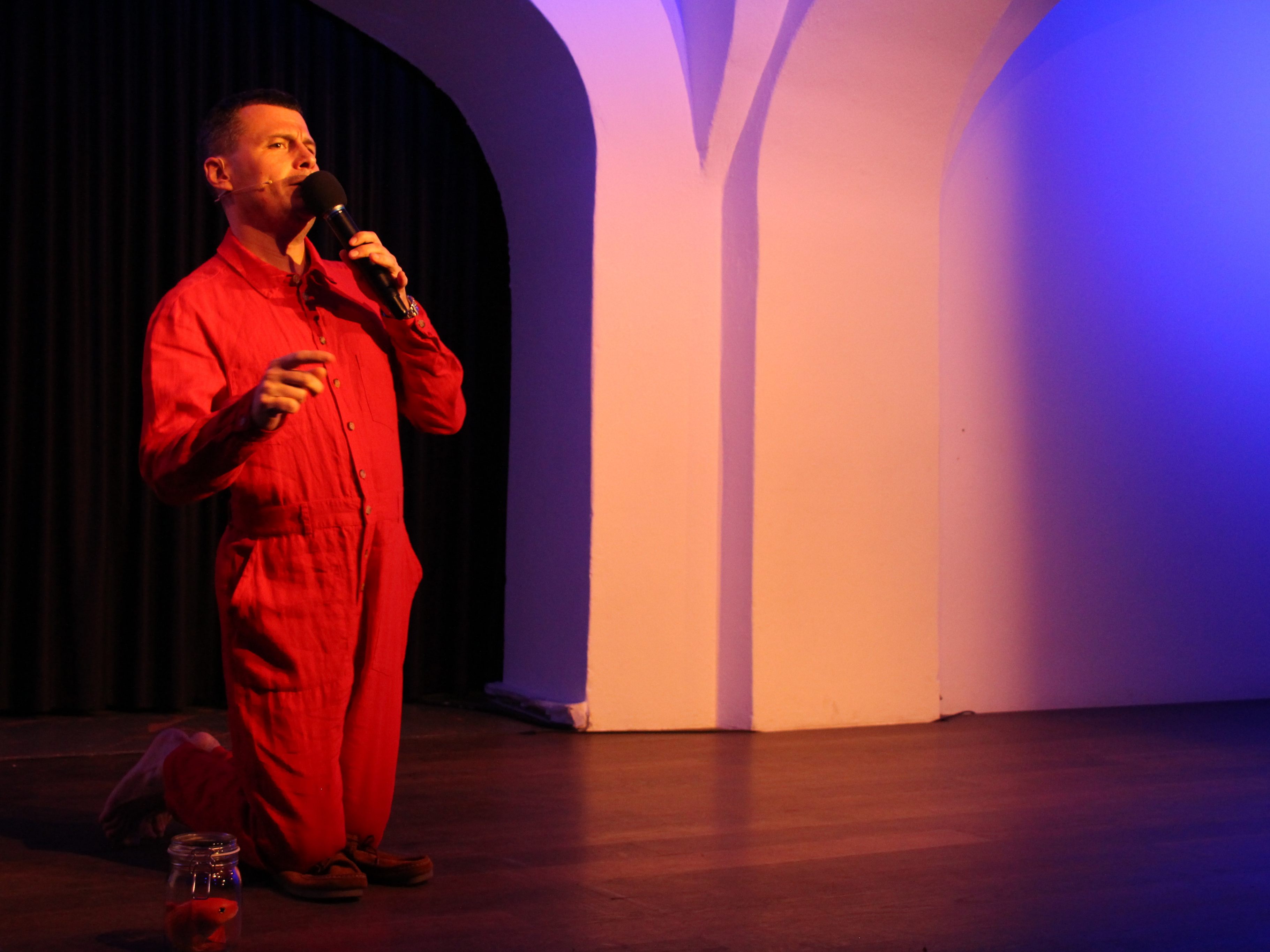 Manuel Rubey im ausverkauften Theater am Saumarkt